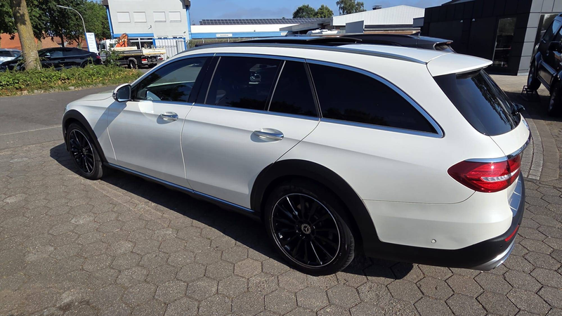 Mercedes-Benz E 350 E 350 d 4Matic All-Terrain Widescreen Leder Panorama — photo 4