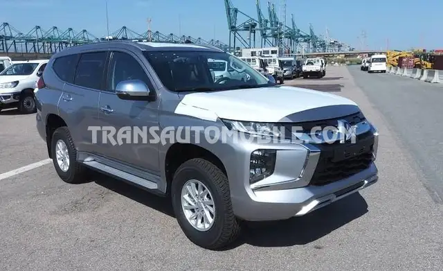 Mitsubishi Montero GLX  - EXPORT OUT EU TROPICAL VERSION - EXPORT OUT EU TROPICAL VERSION