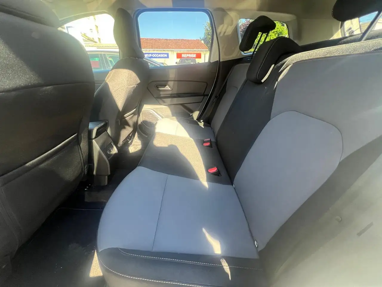 Dacia Duster — photo 18