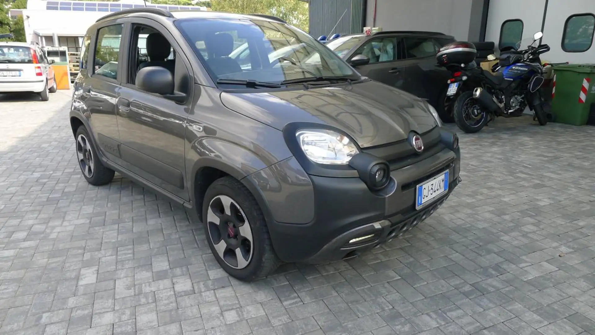 Fiat Panda Cross 1.0 FireFly S&S Hybrid Grigio - 2