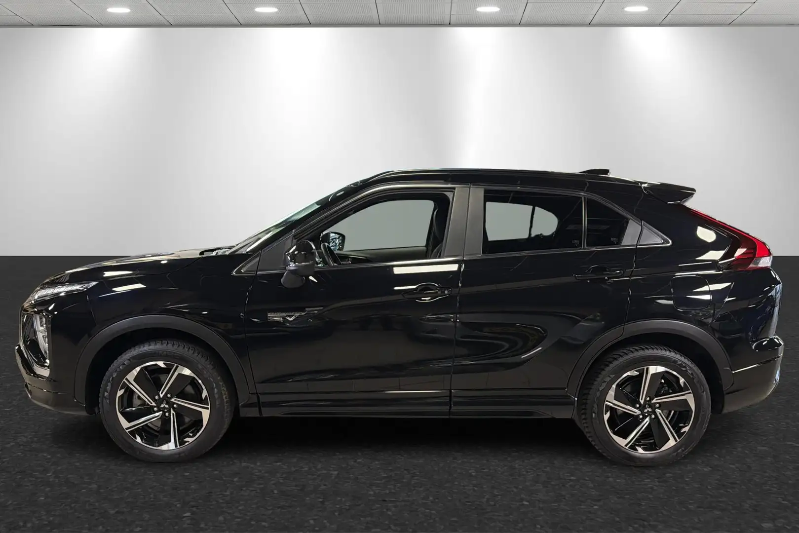 Mitsubishi Eclipse Cross 2.4 PHEV Executive Noir - 2