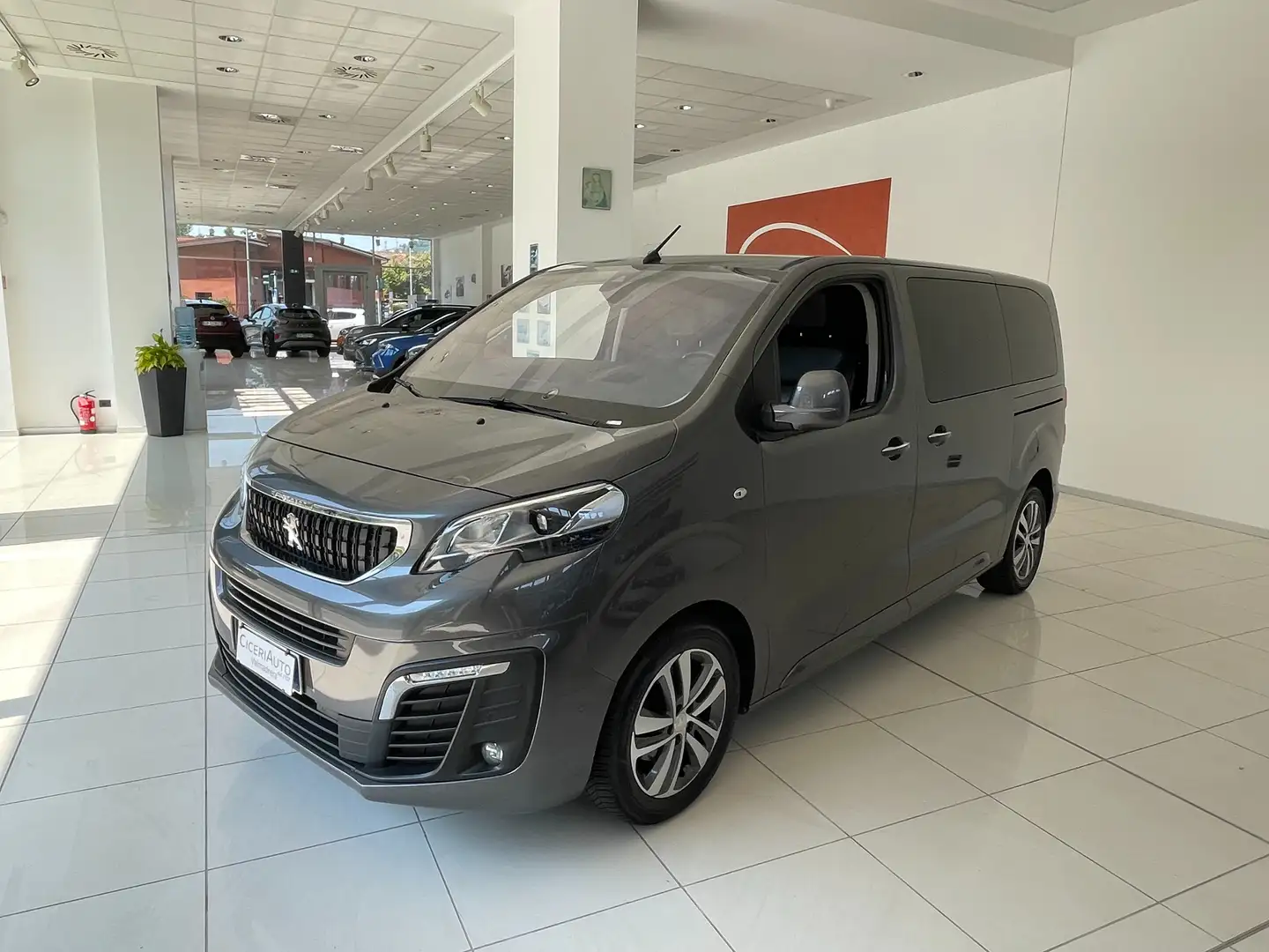 Peugeot Traveller BLUE HDI 2.0 150 CV 8 P ALLURE POCHI KM Grijs - 2