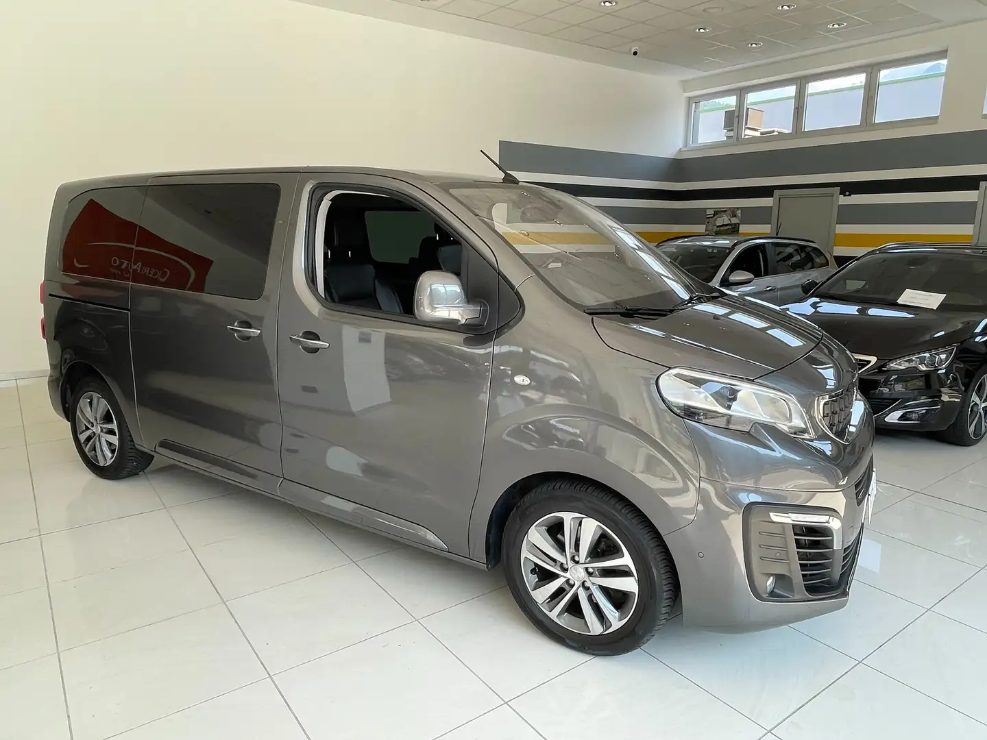 Peugeot Traveller BLUE HDI 2.0 150 CV 8 P ALLURE POCHI KM Grijs - 1