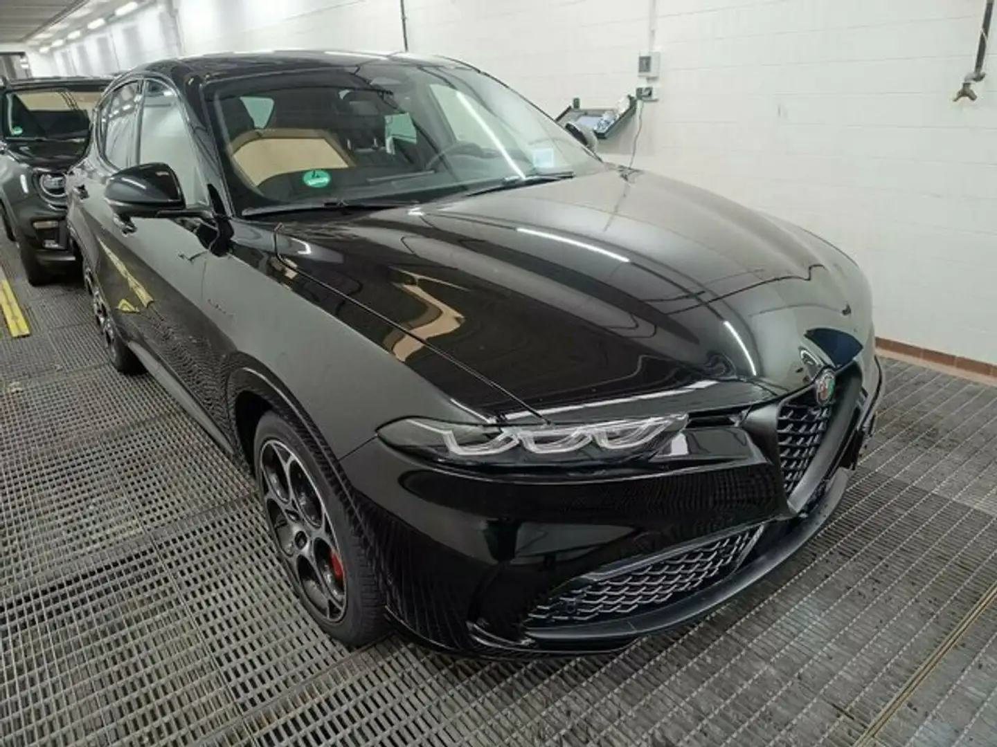 Alfa Romeo Tonale Veloce 1.5 VGT 160PS 48V-Hybrid 15kW Noir - 2