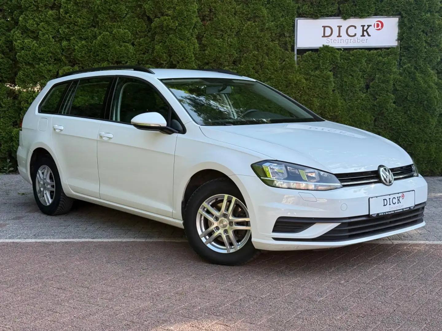 Volkswagen Golf Variant 1.6 TDI Trendline NAV+SHZ+TEMP+LM Bianco - 1