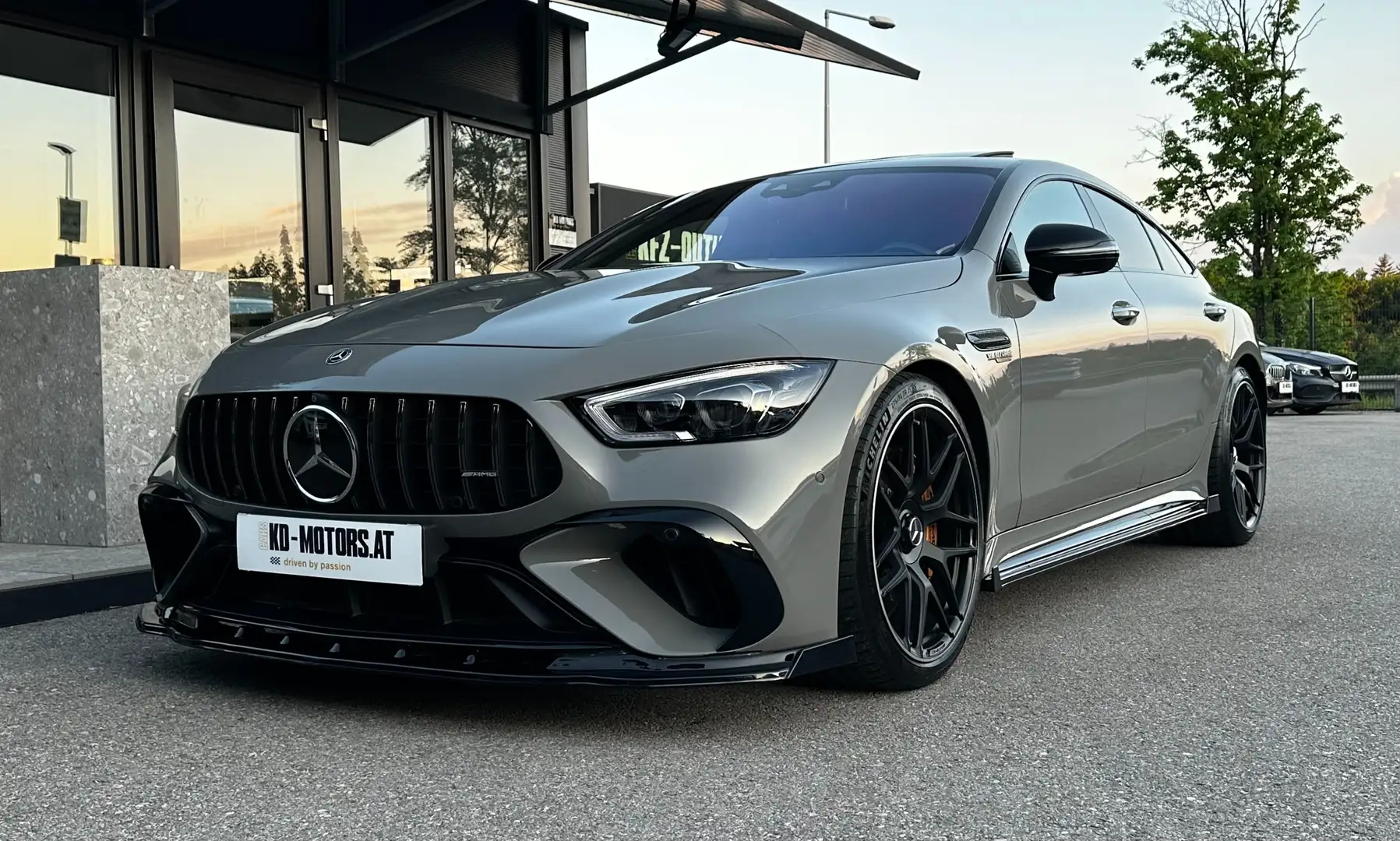 Mercedes-Benz AMG GT 63 S E Performance 4Matic+ Grau - 1