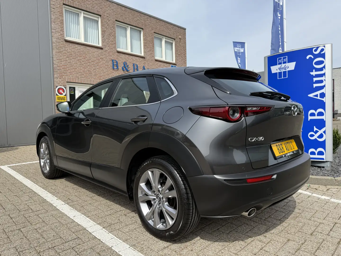 Mazda CX-30 2.0 e-SkyActiv-G 150pk M-Hybrid Automaat Exclusive Grau - 2