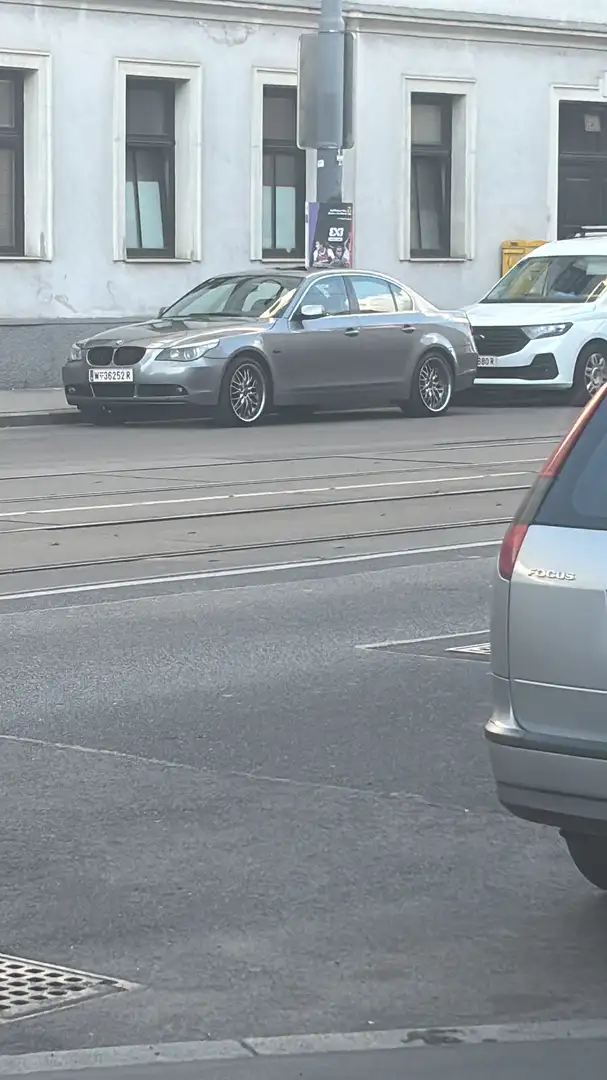 BMW 525 525i - 1