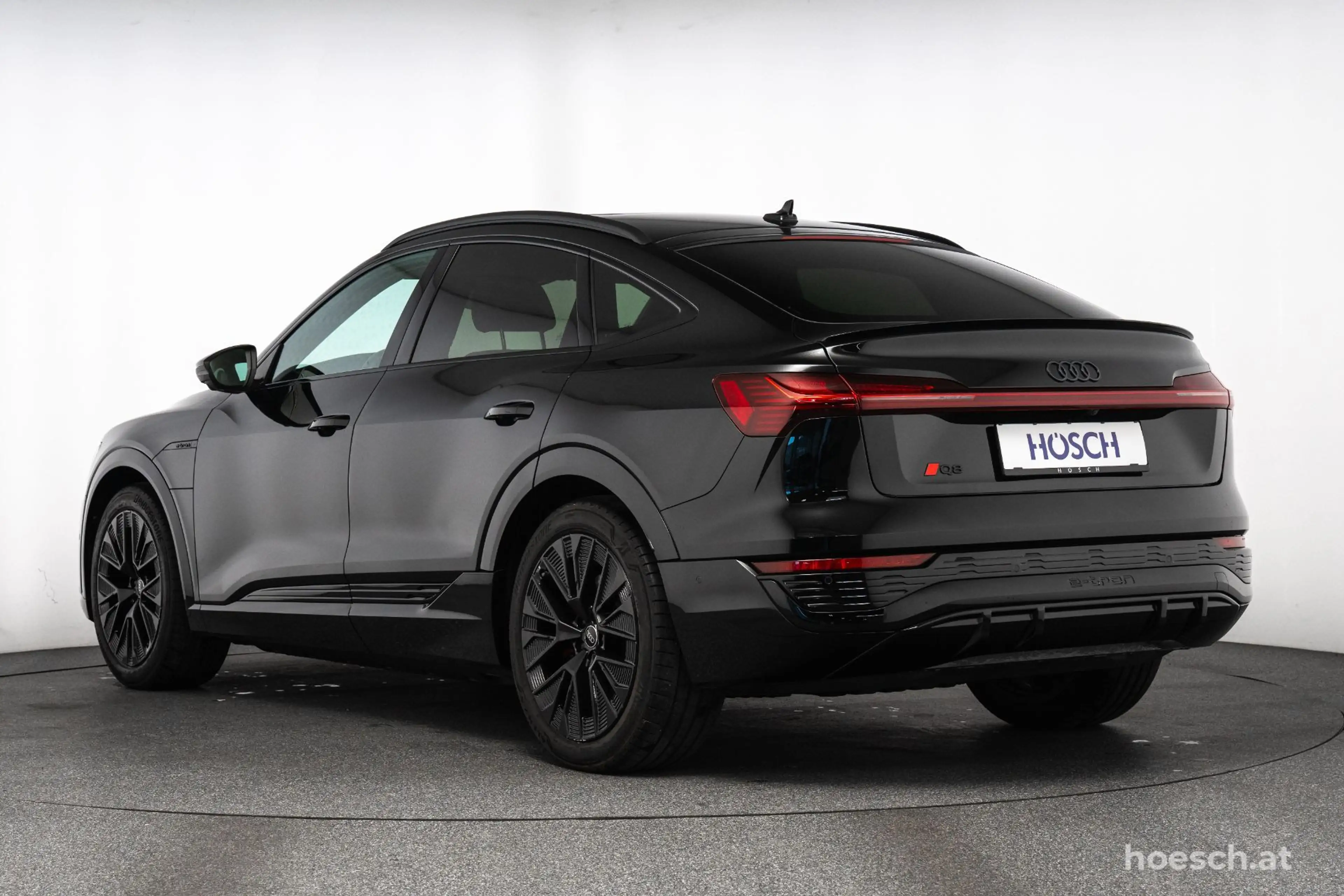 Audi Q8 e-tron 55 SB quattro 2x S-LINE TRAUMEXTRAS -54% — photo 4