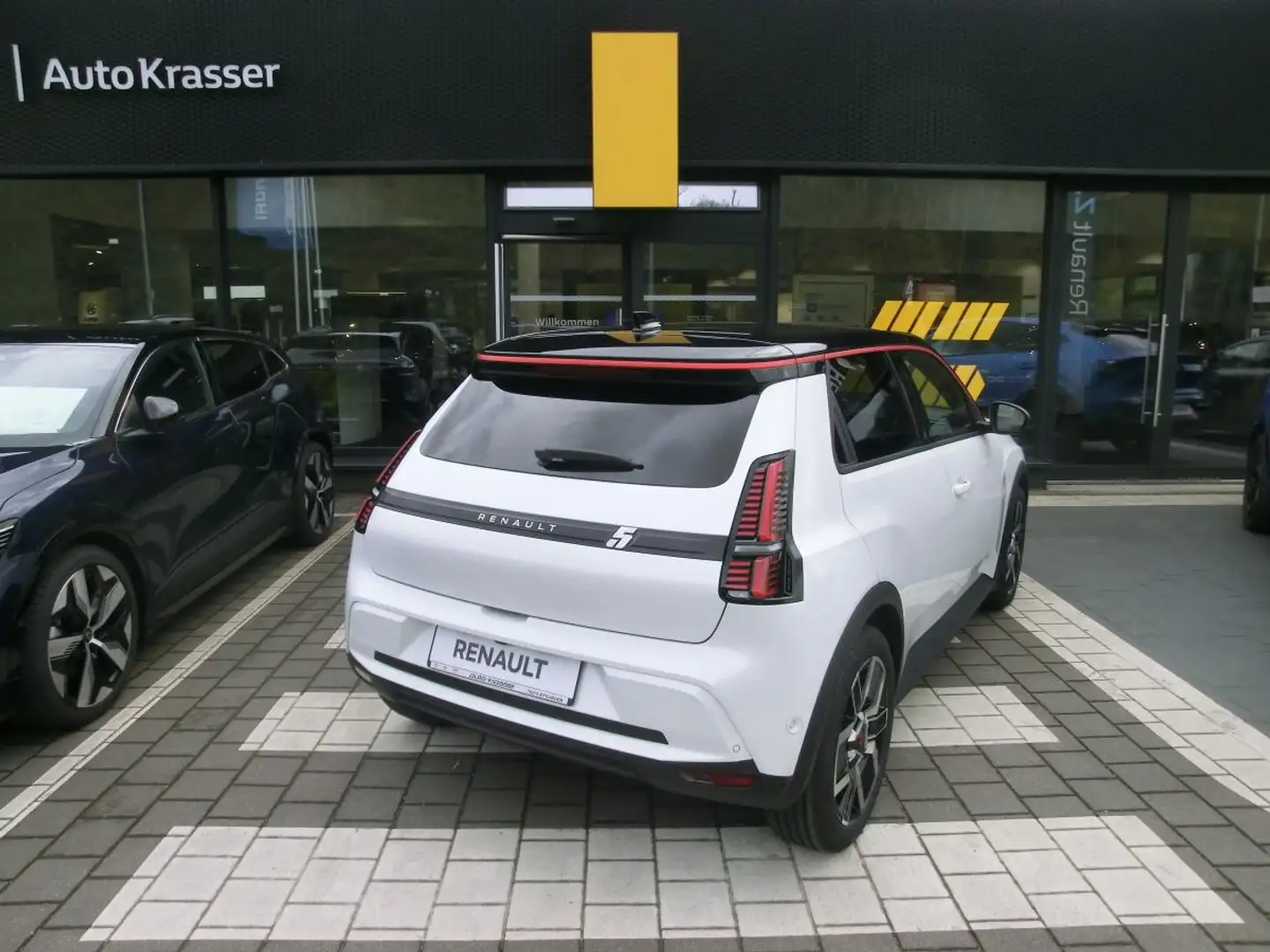 Renault TECHNO 120 PS Batterie 40 KW in Perllmutt Weiß Dac Grün - 2