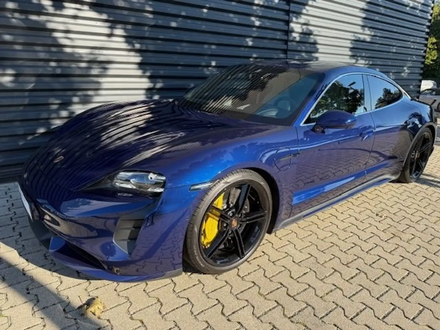 Porsche Taycan (9J1) 680CH TURBO MY22 Bleu - 1