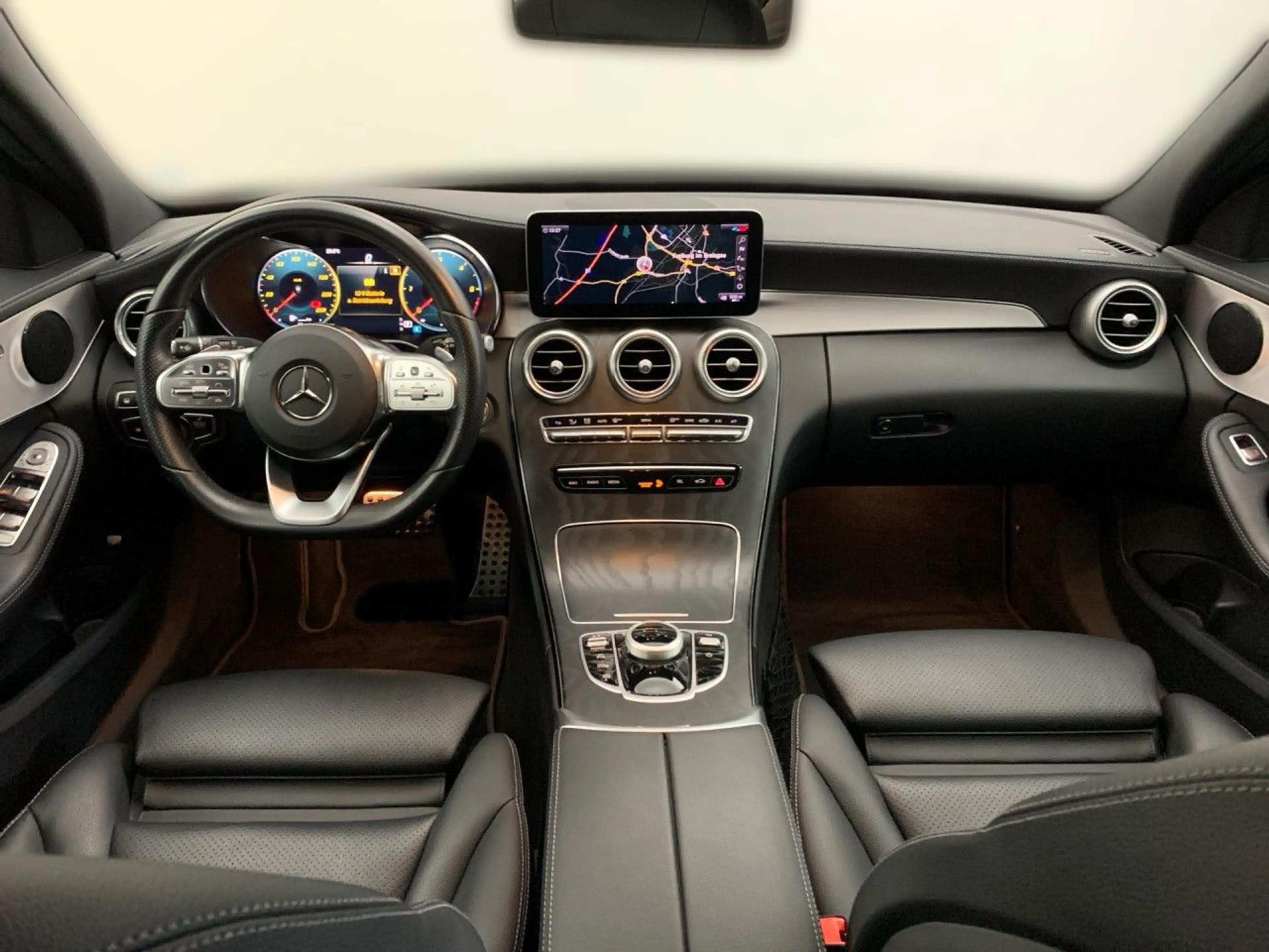 Mercedes-Benz C 300 d T AMG WideScreen Distr+ Multisitz LED AHK — photo 11