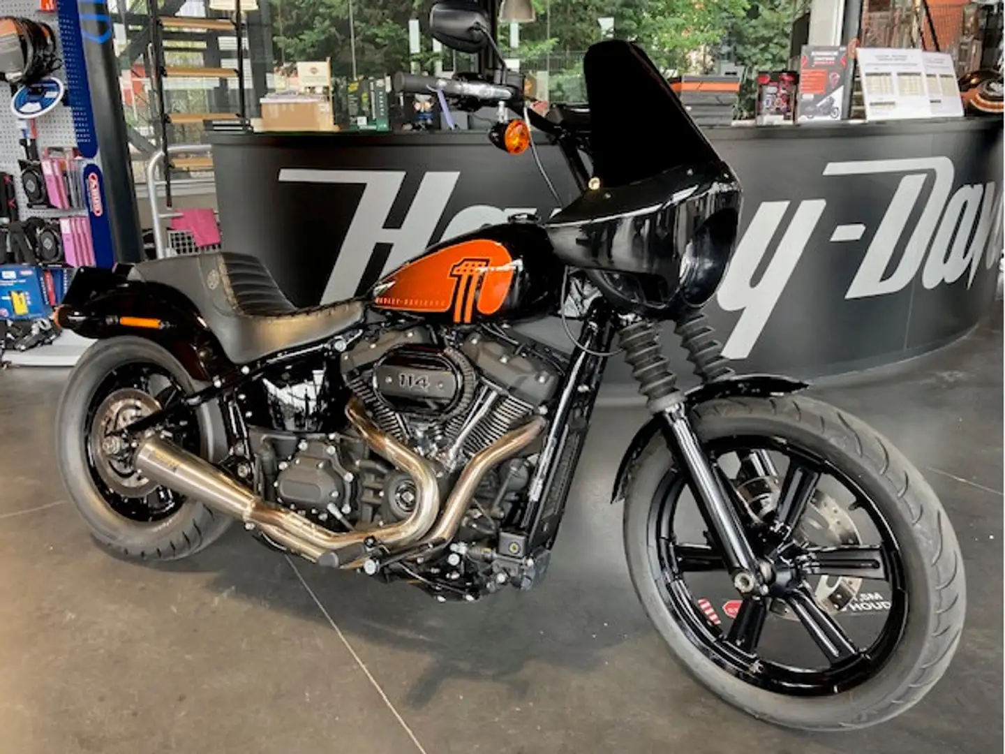 Harley-Davidson Street Bob clubstyle Zwart - 1