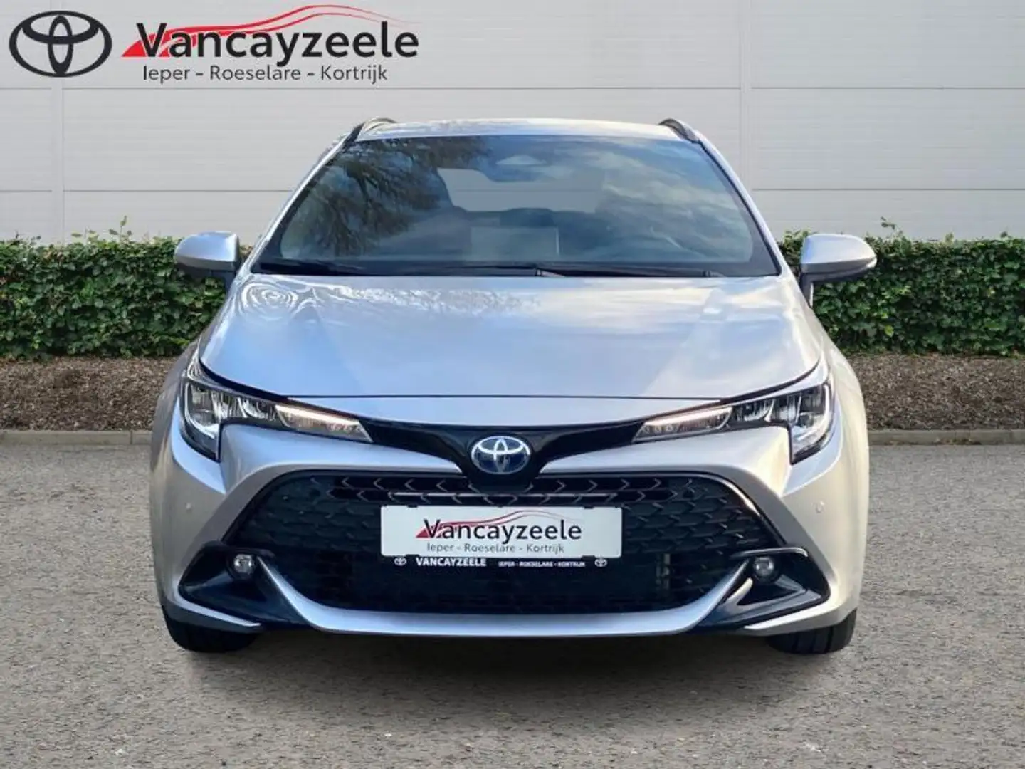 Toyota Corolla TS DYNAMIC+cam+nav+sens V&A Zilver - 2