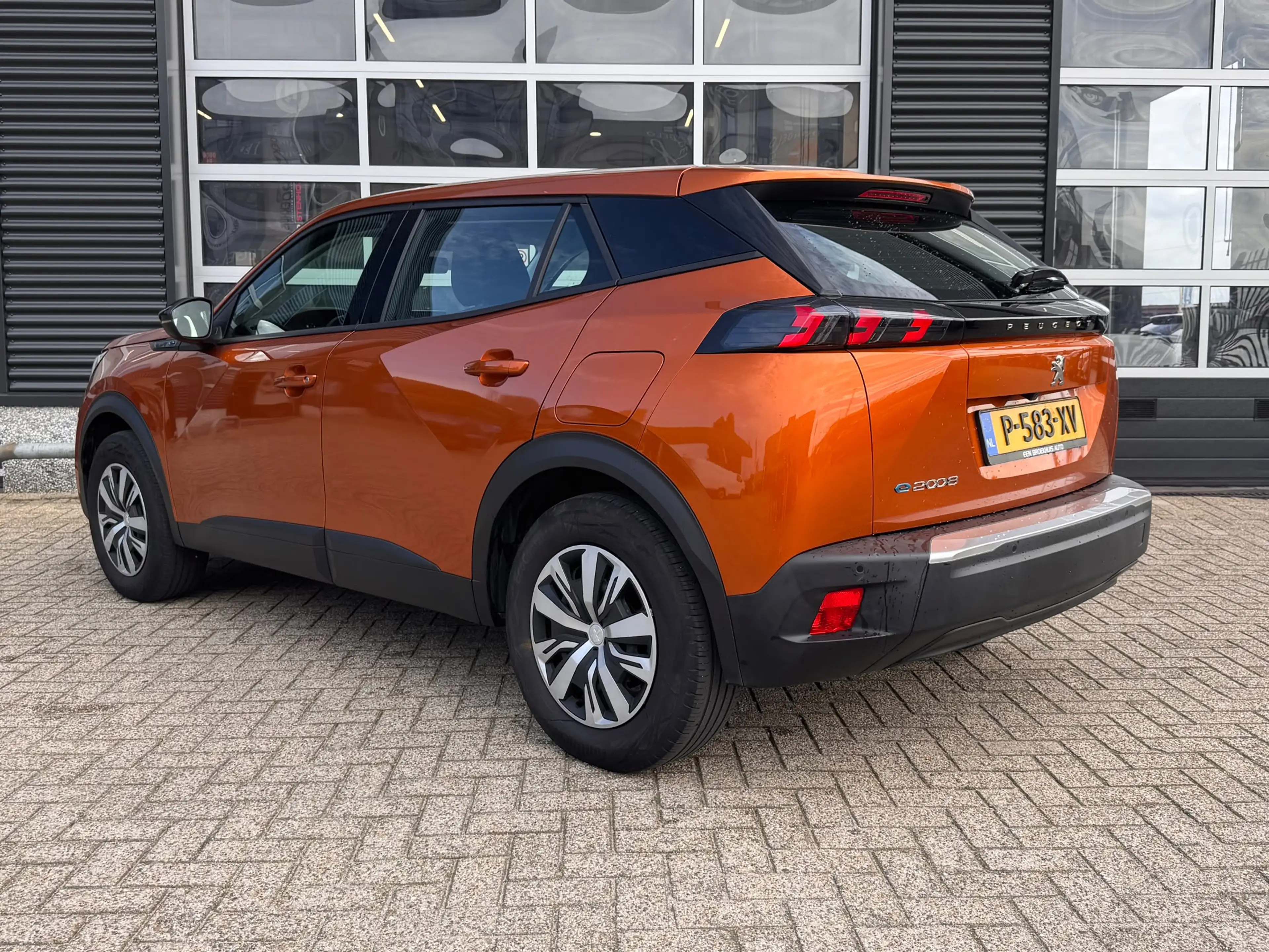 Peugeot e-2008 EV Active 50 kWh | Achteruitrijcamera | Airco (aut — photo 3