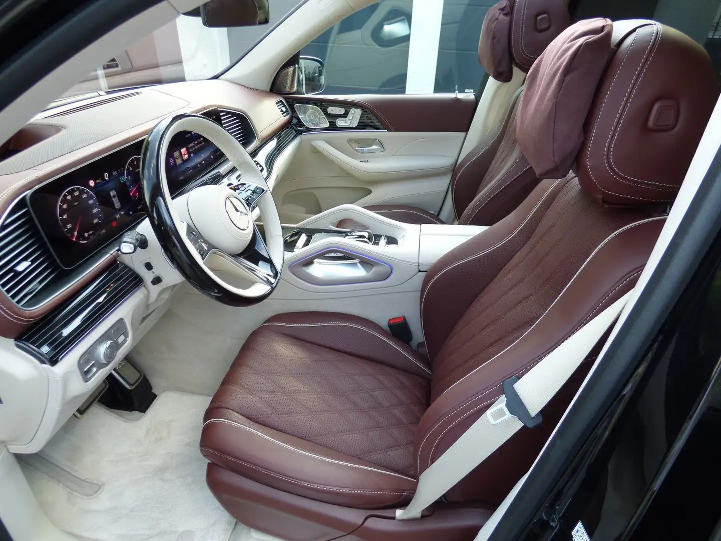 Mercedes-Benz GLS 600 Maybach 4M*FirstClass*23Zoll*AHK*E-Body* Zwart - 2