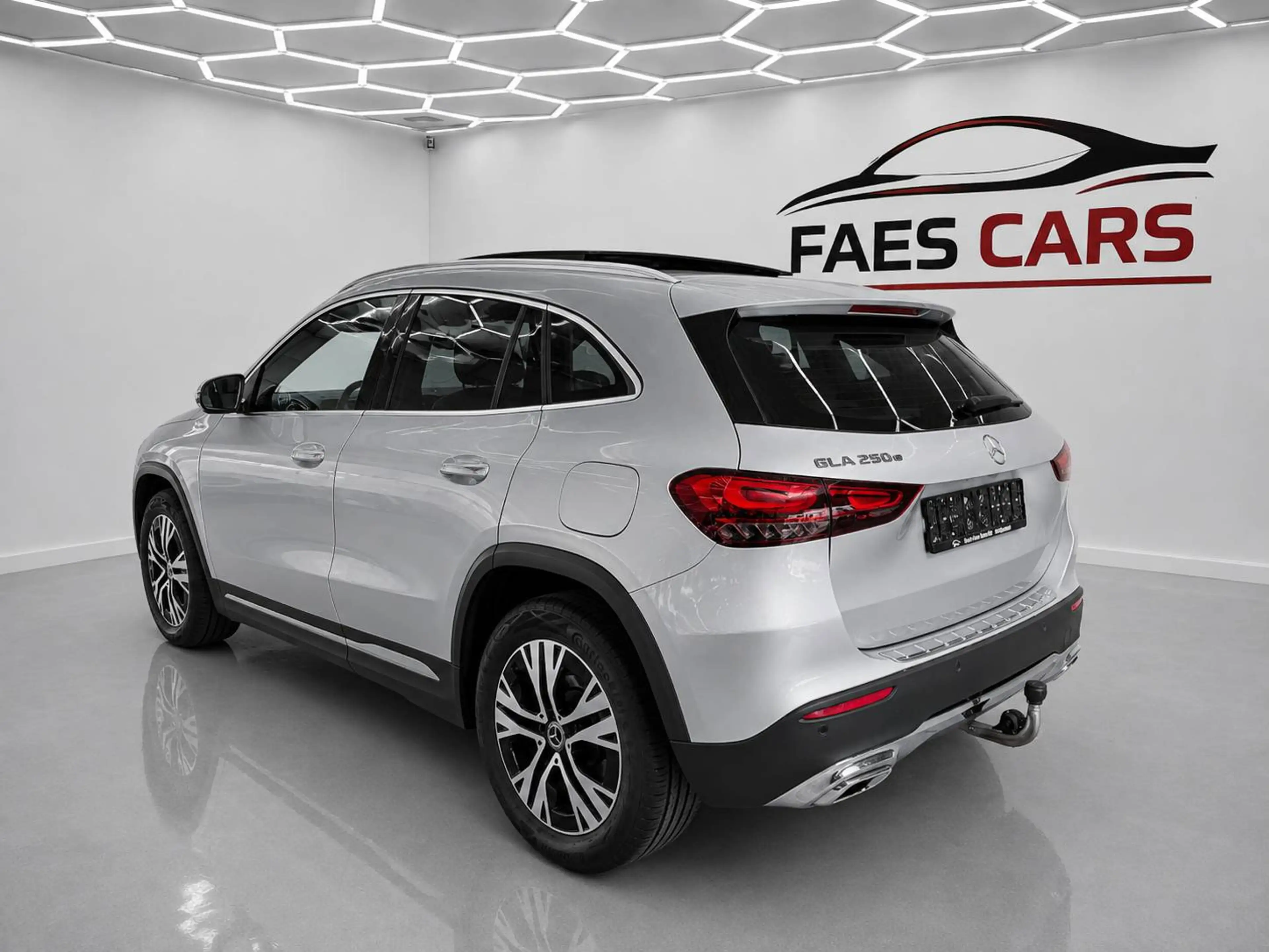 Mercedes-Benz GLA 250 GLA 250 e PHEV Business Line (160 kW) Business Line — photo 7