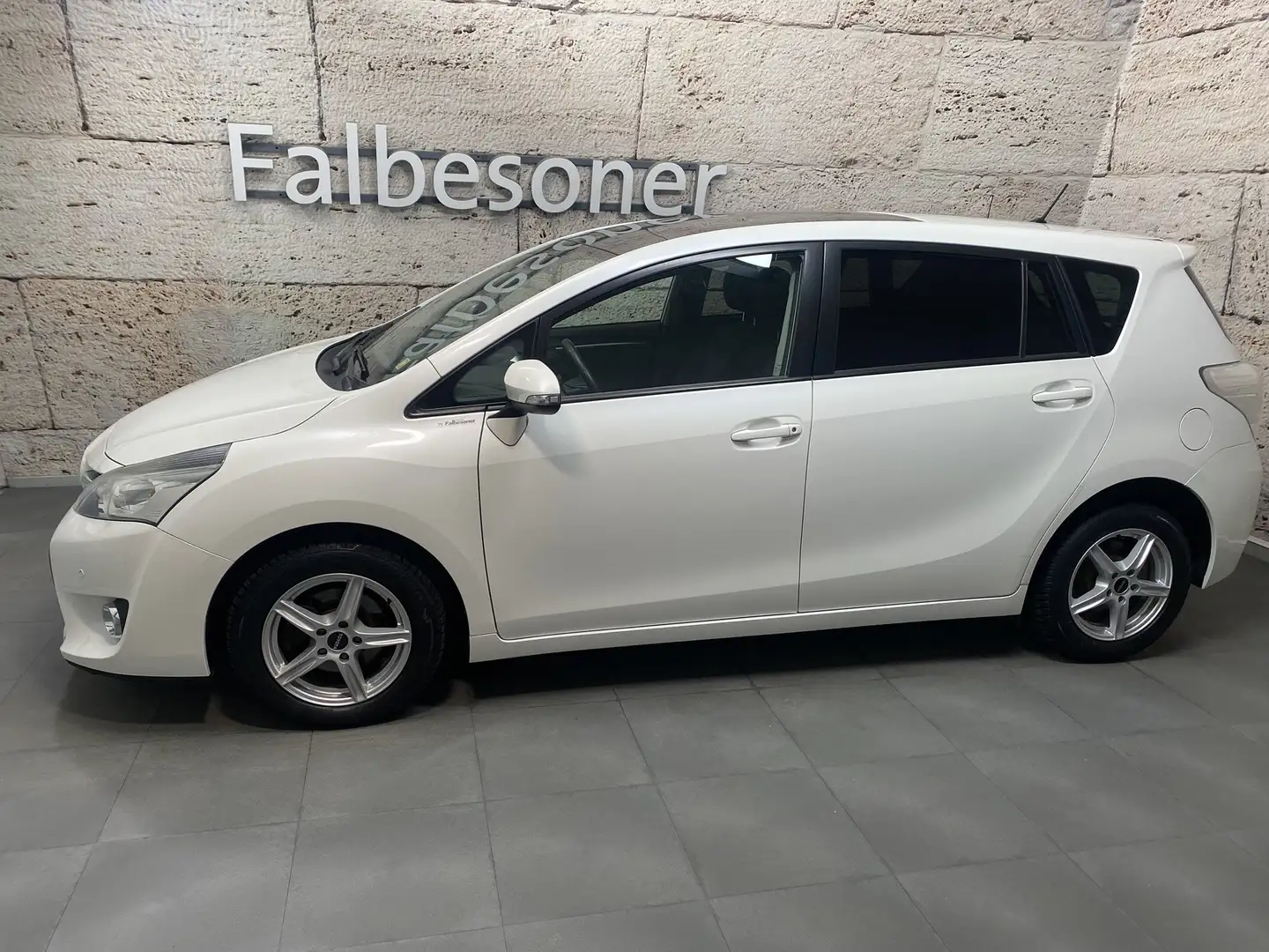 Toyota Verso 2,0 D-4D 125 Active Wit - 2
