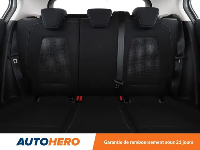 Ford Focus view 15