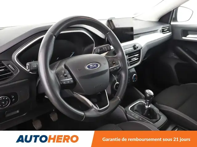 Ford Focus view 11
