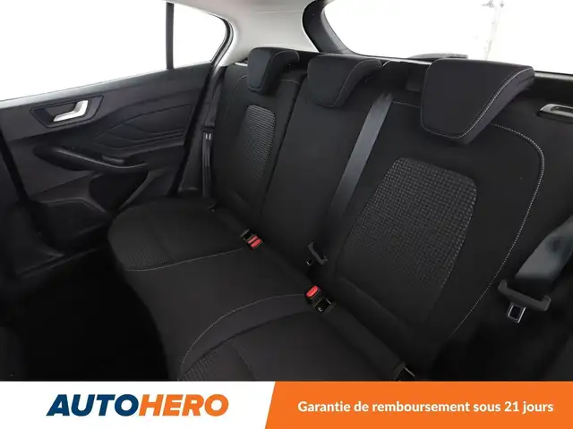 Ford Focus view 14