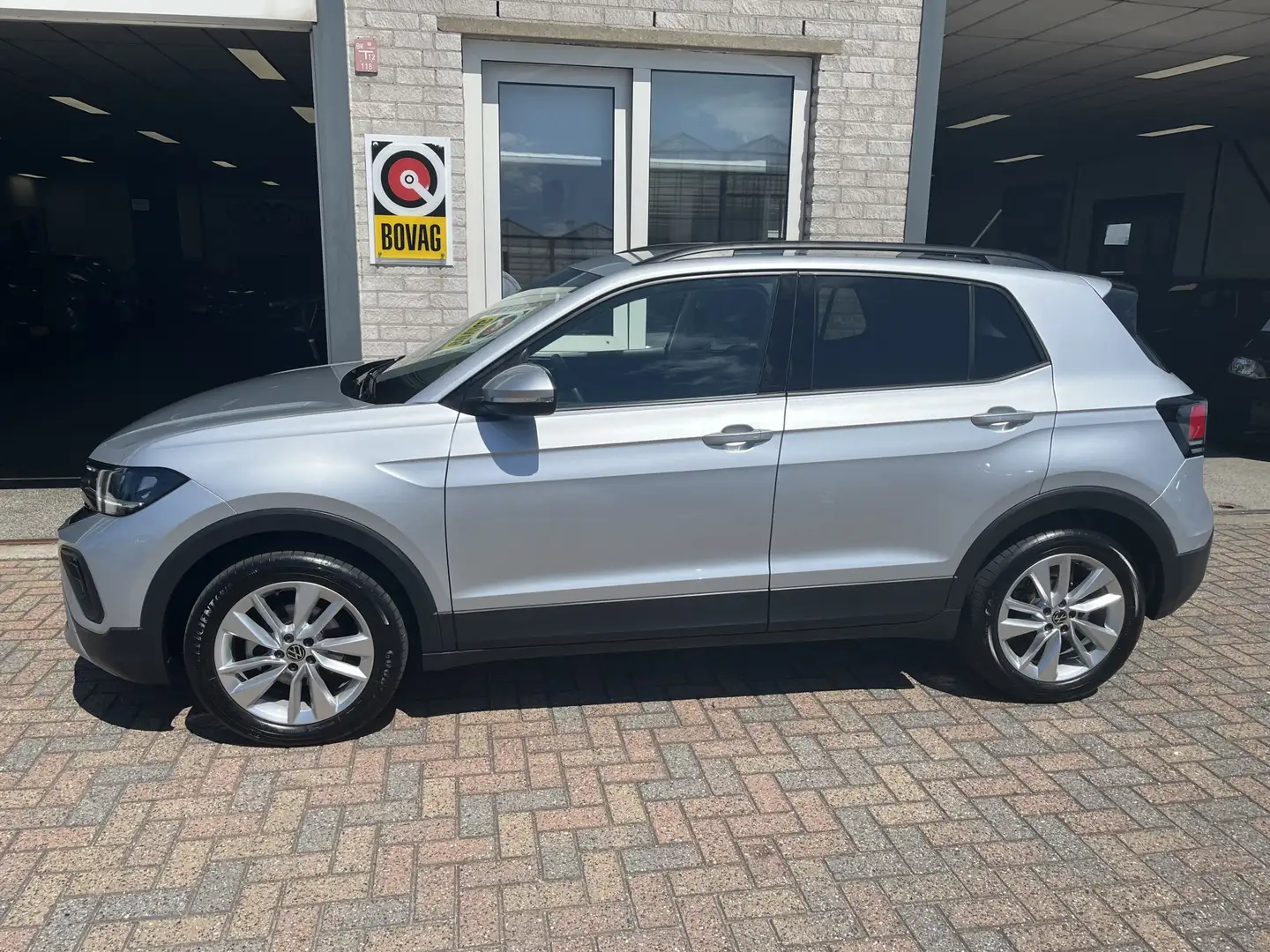 Volkswagen T-Cross 1.0 TSI Life Edition / AUTOMAAT/ GARANTIE TM 10-20 Grijs - 2