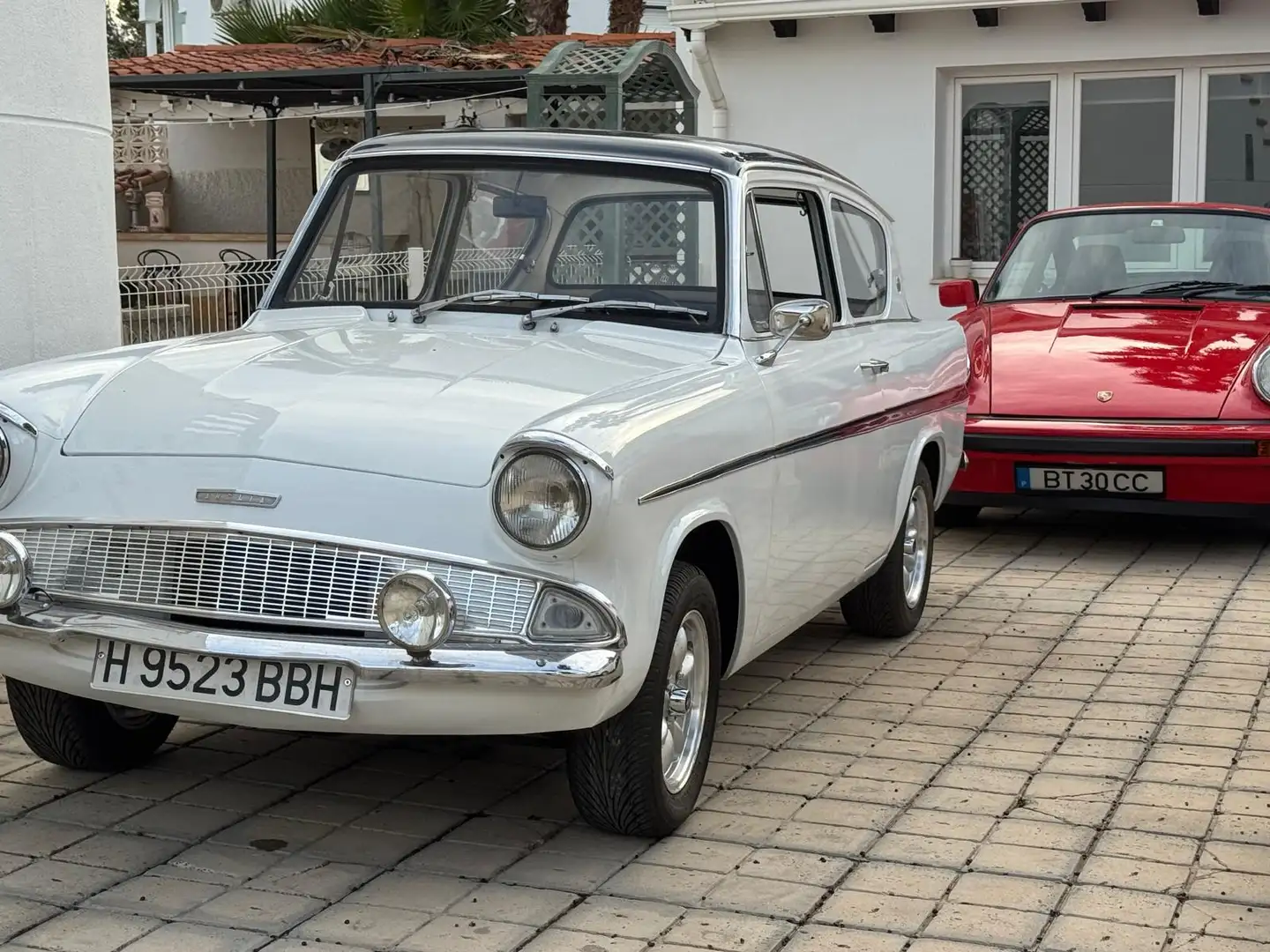 Ford Anglia Weiß - 1