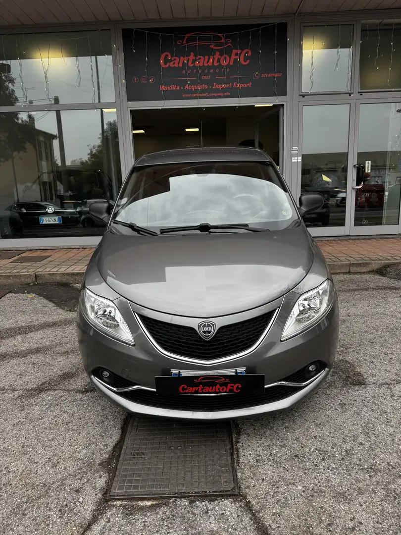 Lancia Ypsilon 1.2 Gold 69cv - 2