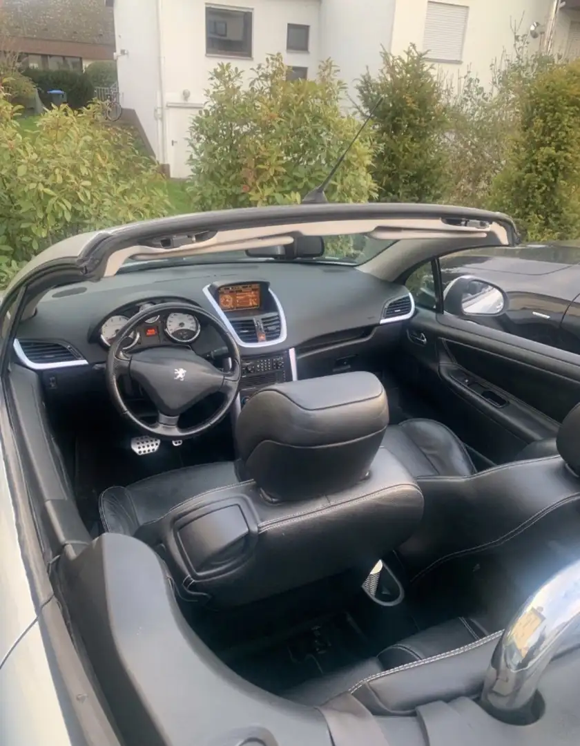 Peugeot 207 CC 120 VTi Automatik Platinum (defektes Motorsteue - 2