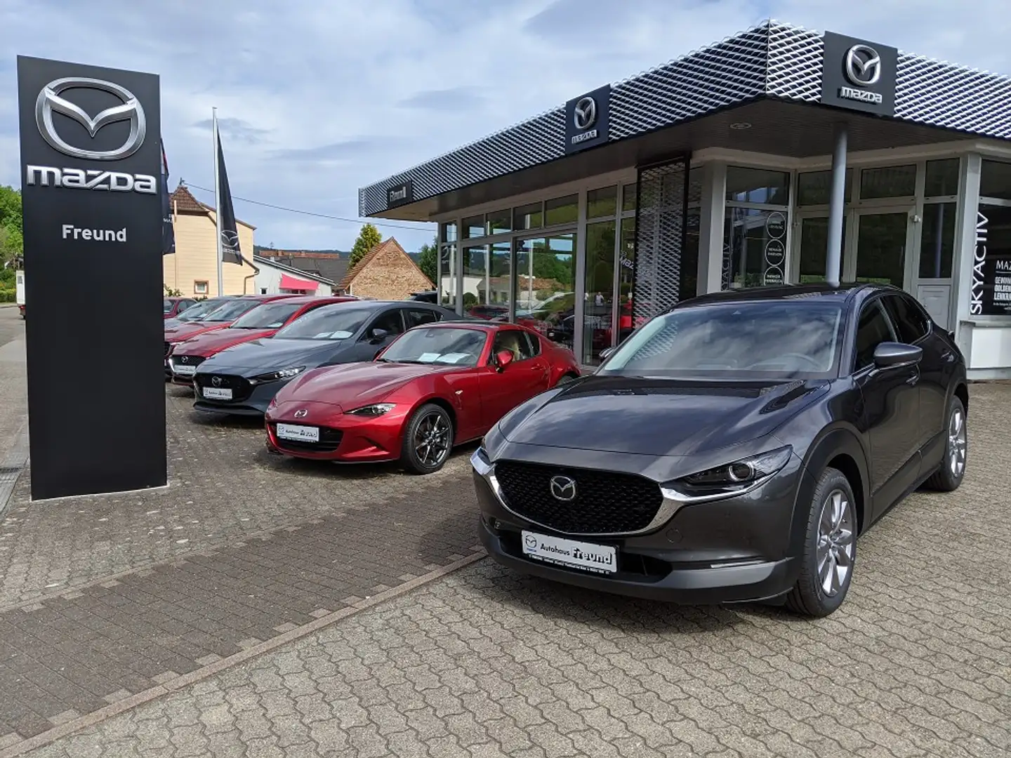 Mazda CX-30 2.0L e-SKYACTIV X 186PS 6AT FWD Exclusive-line Grau - 2