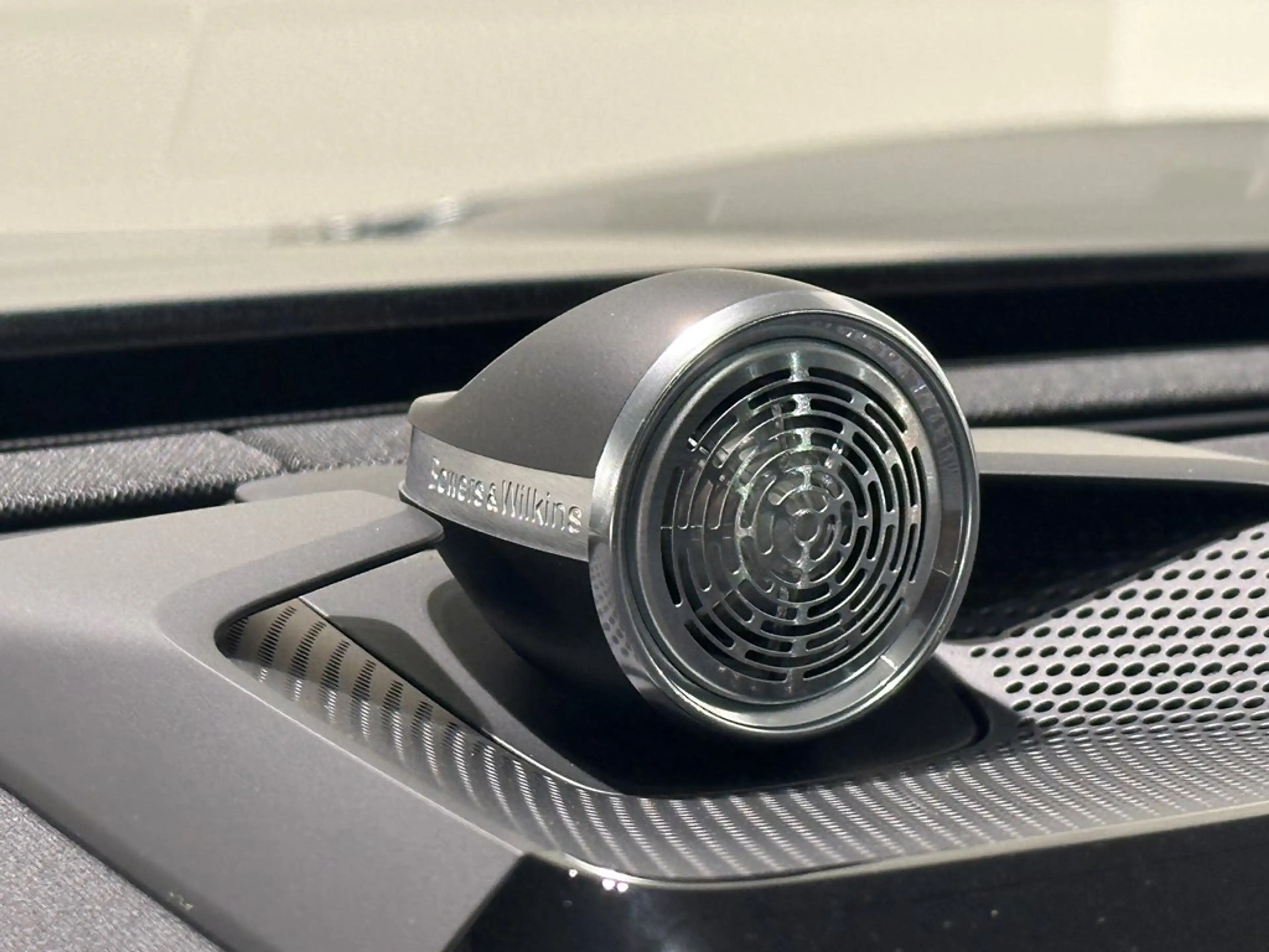 Polestar 3 Long Range Dual Motor B&W/LUCHTVERING — photo 11