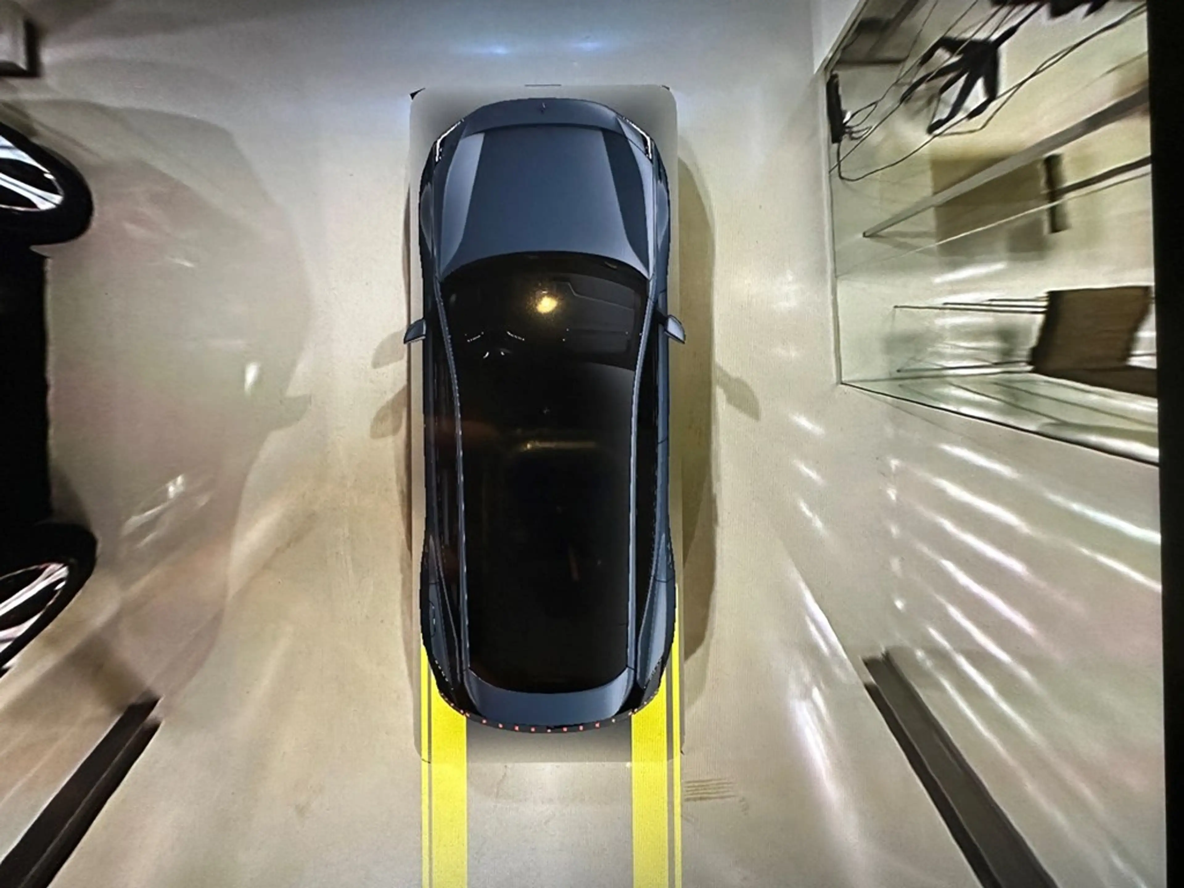 Polestar 3 Long Range Dual Motor B&W/LUCHTVERING — photo 13