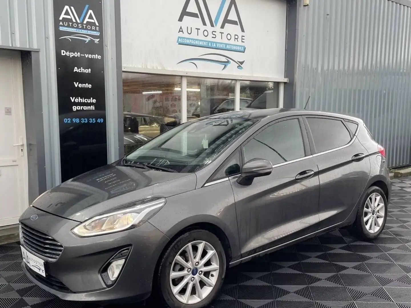 Ford Fiesta V 1.5 TDCi 120ch Stop&Start Titanium 5p Gris - 1