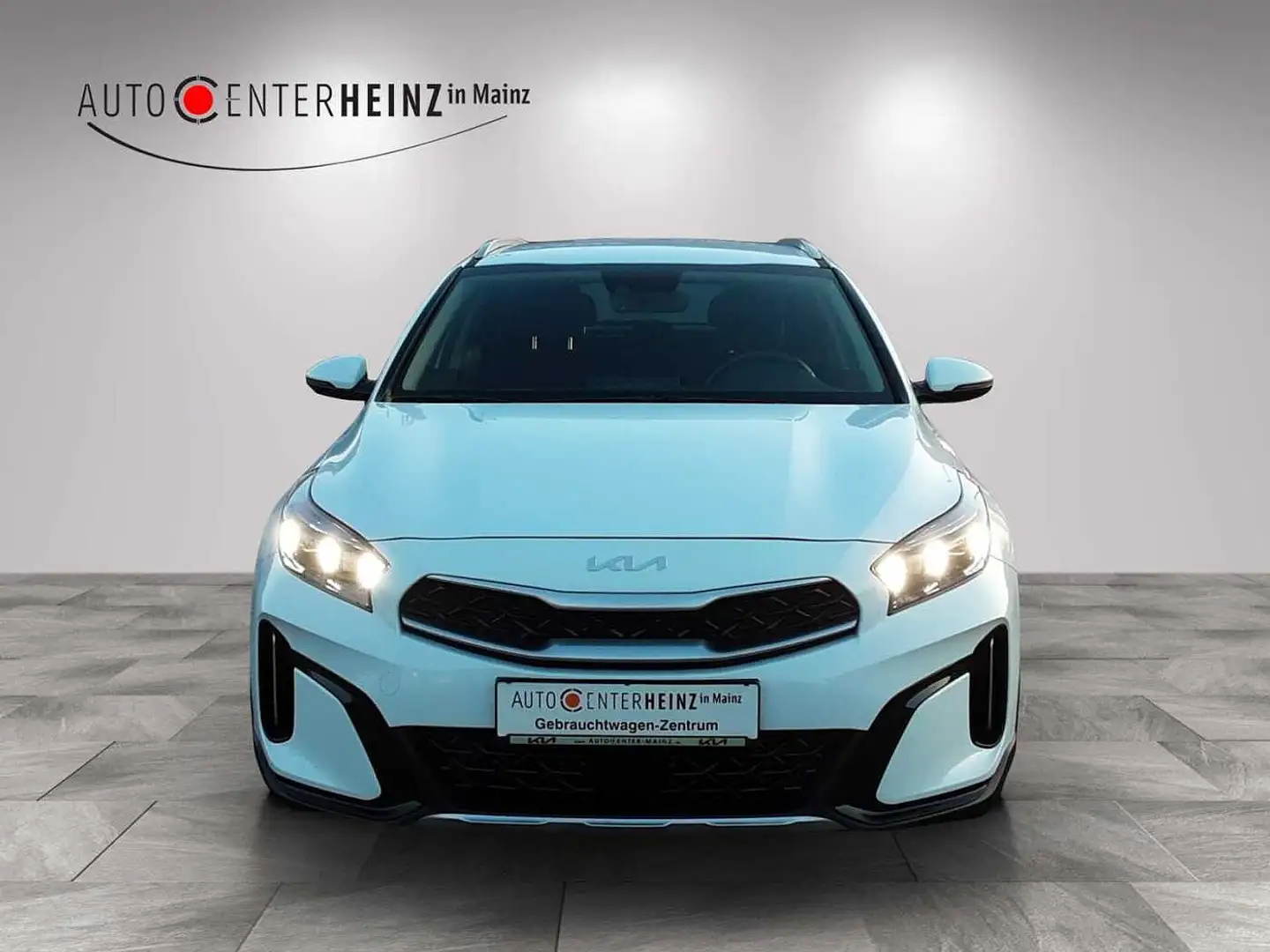 Kia XCeed Vision Plug-in Hybrid Weiß - 2