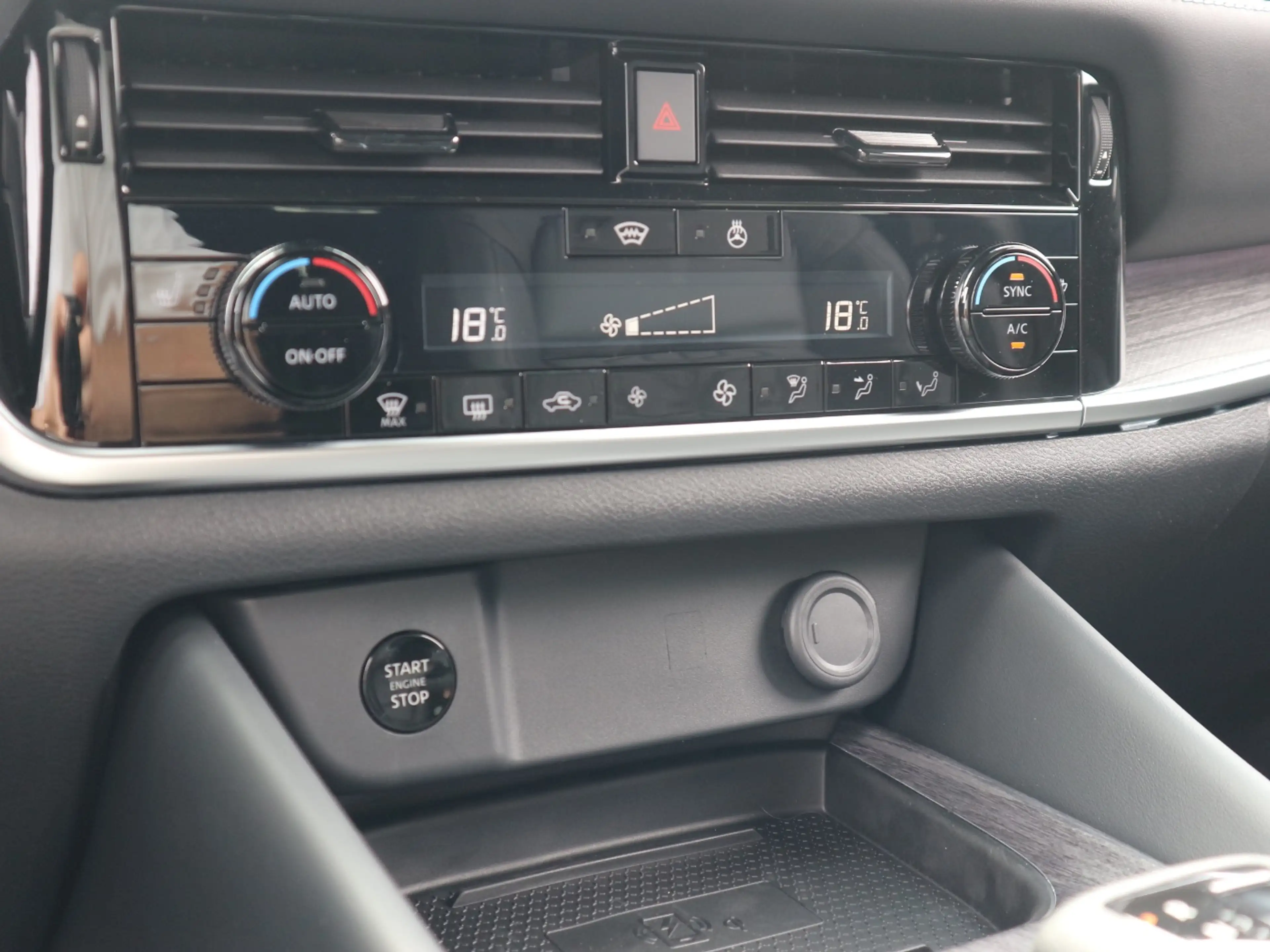 Nissan Qashqai TEKNA 1.3 MHEV Xtronic BOSE|SHZ|LHZ|360°| — photo 13