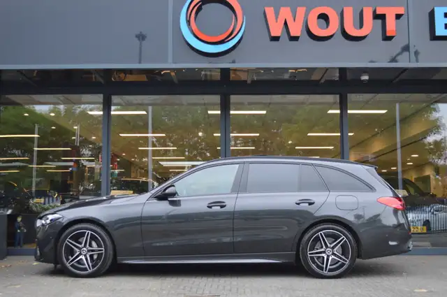 Mercedes-Benz C-Class view 8