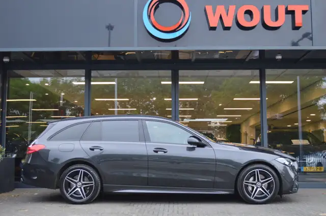 Mercedes-Benz C-Class view 7