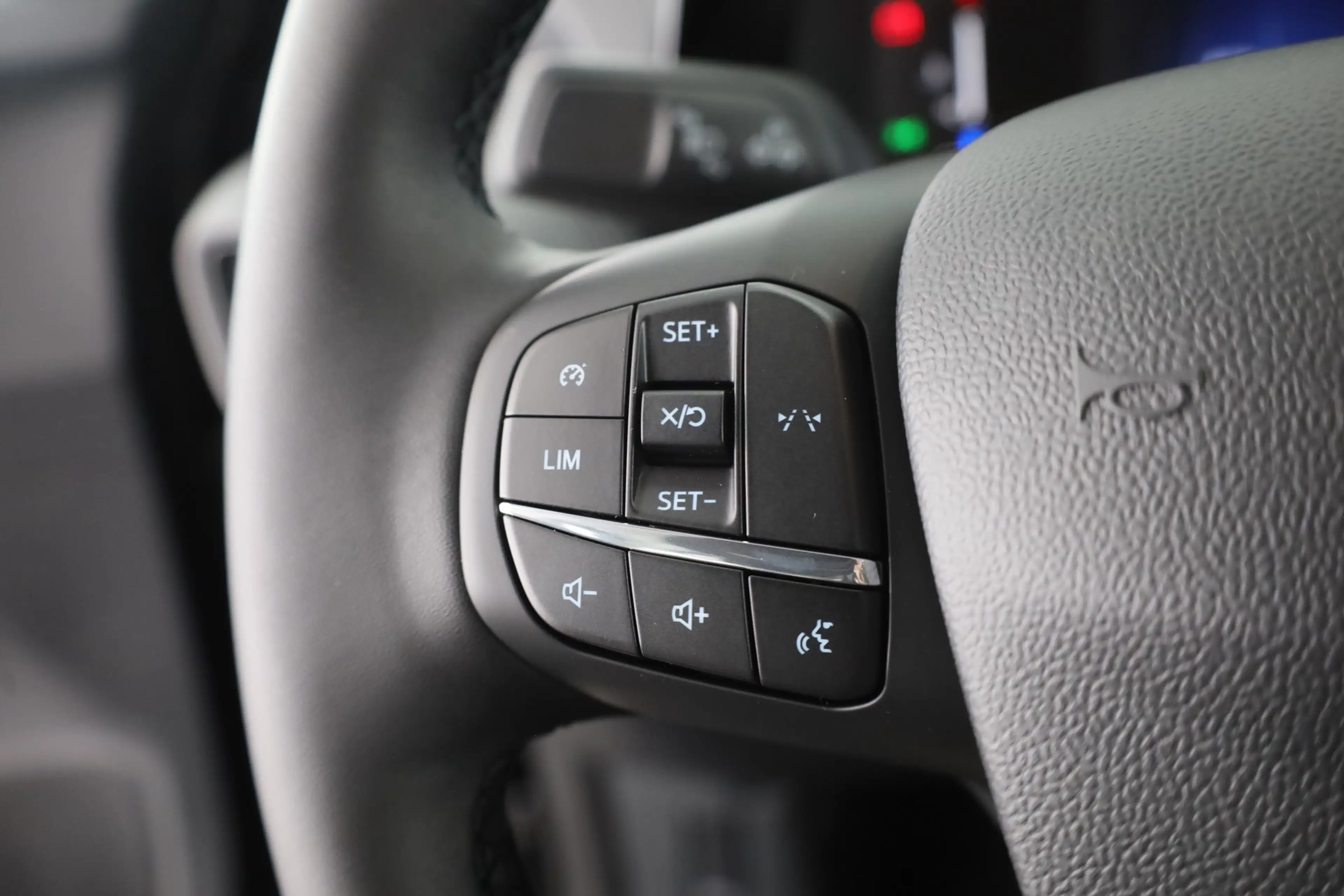 Ford Tourneo Courier Trend 1.0 EB Sitzheizung Tempomat — photo 15
