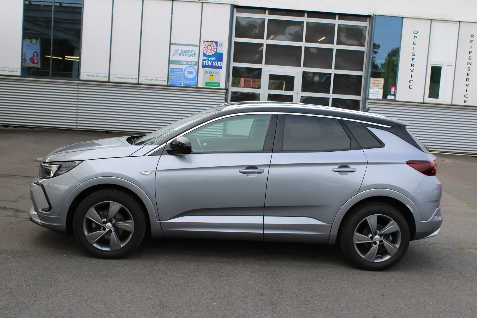 Opel Grandland 1.5 Diesel AT8 Ultimate+ACC+Pixel-LED+ Grau - 2