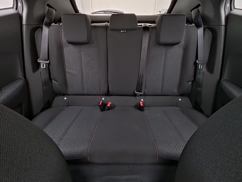Peugeot 2008 BUSINESS Benzin 100 — photo 15