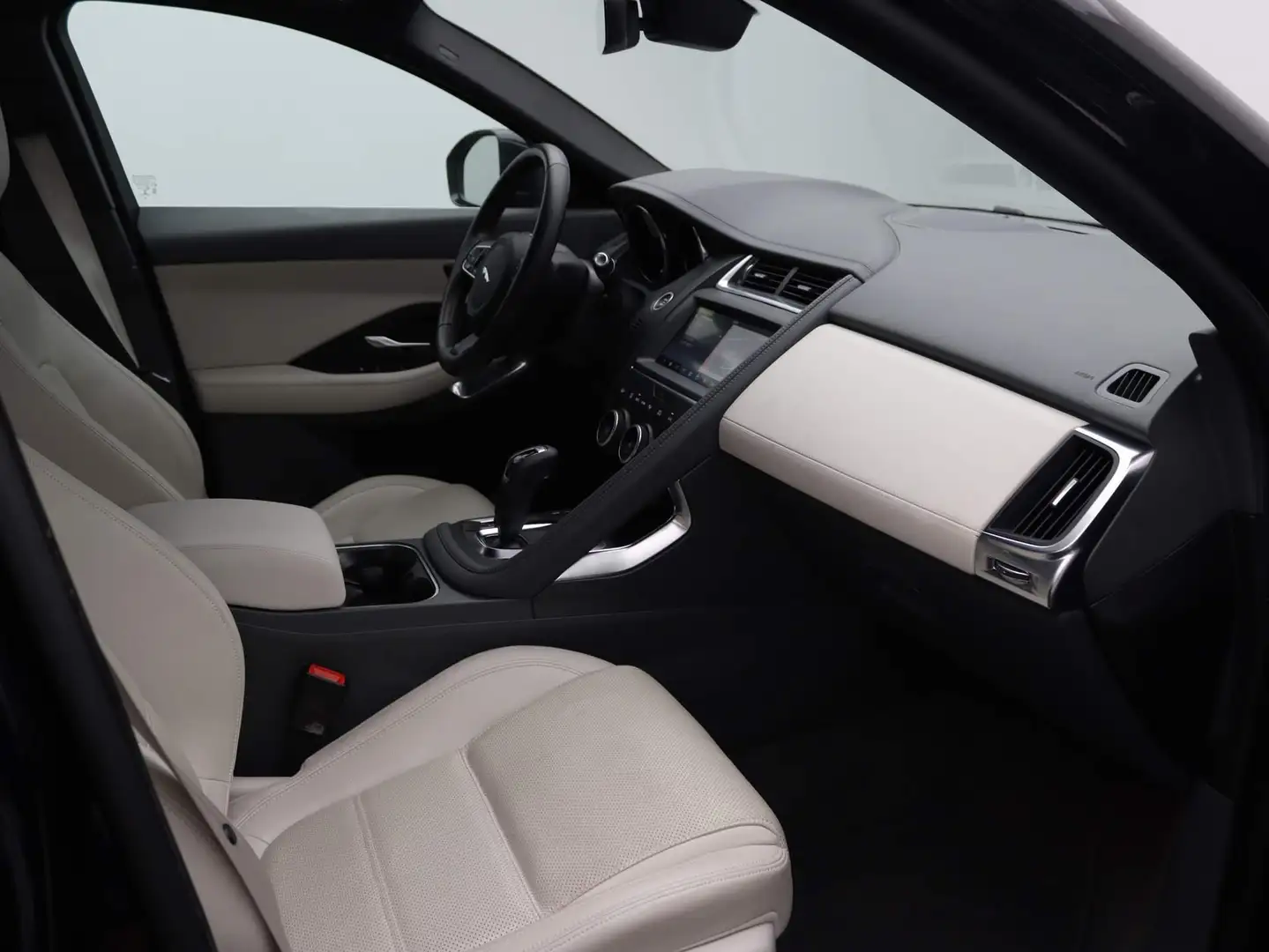 Jaguar E-Pace P200 AWD S | Leder | 19 Inch | Clima | Camera | Ap Negro - 2