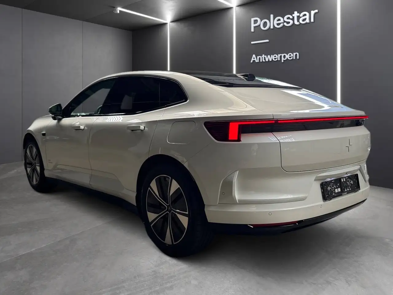 Polestar 4 2025