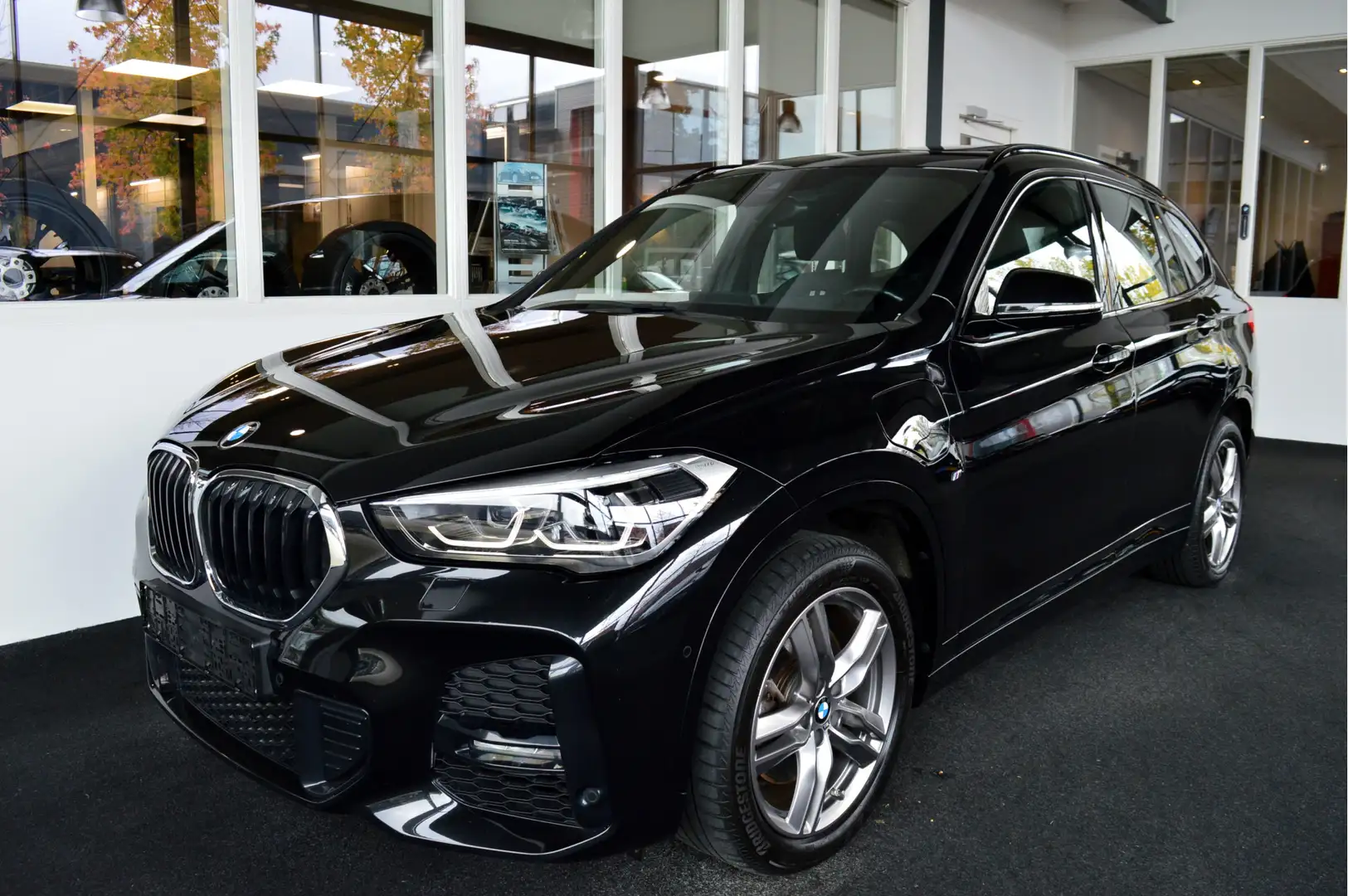 BMW X1 xDrive25e Hybride M-Sportedition Noir - 2