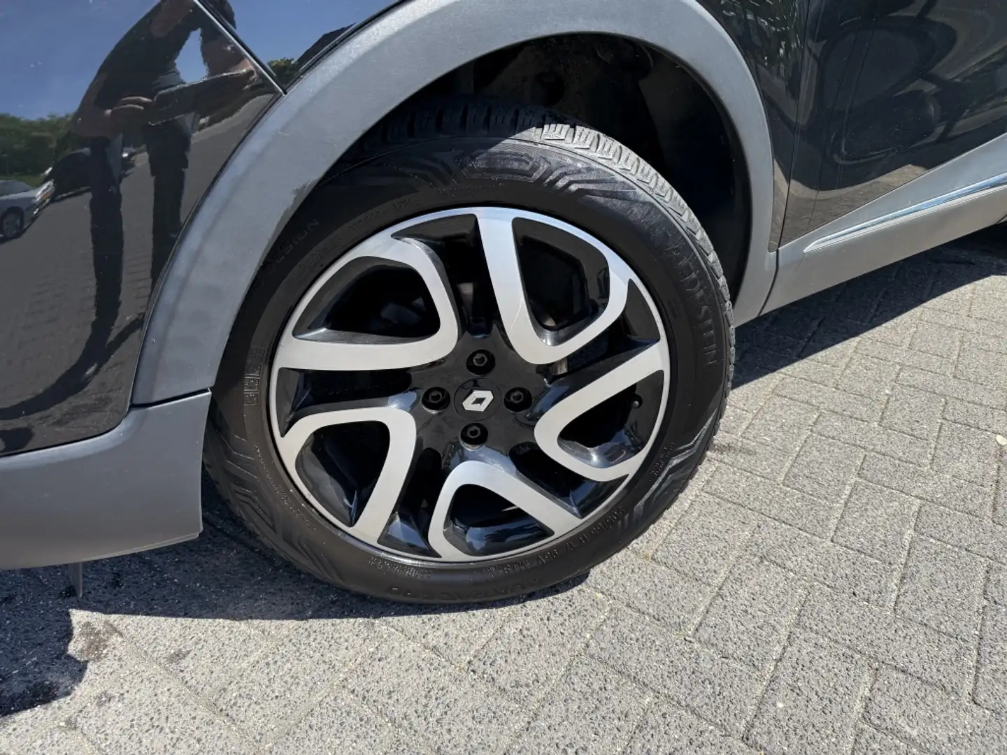 Renault Captur 0.9 TCe Dynamique Schwarz - 2