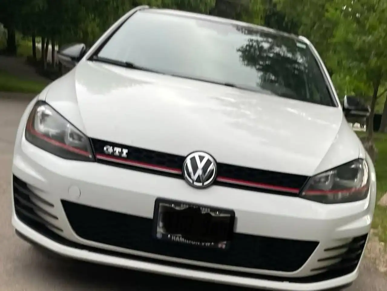Volkswagen Golf GTI снимка Volkswagen Golf GTI