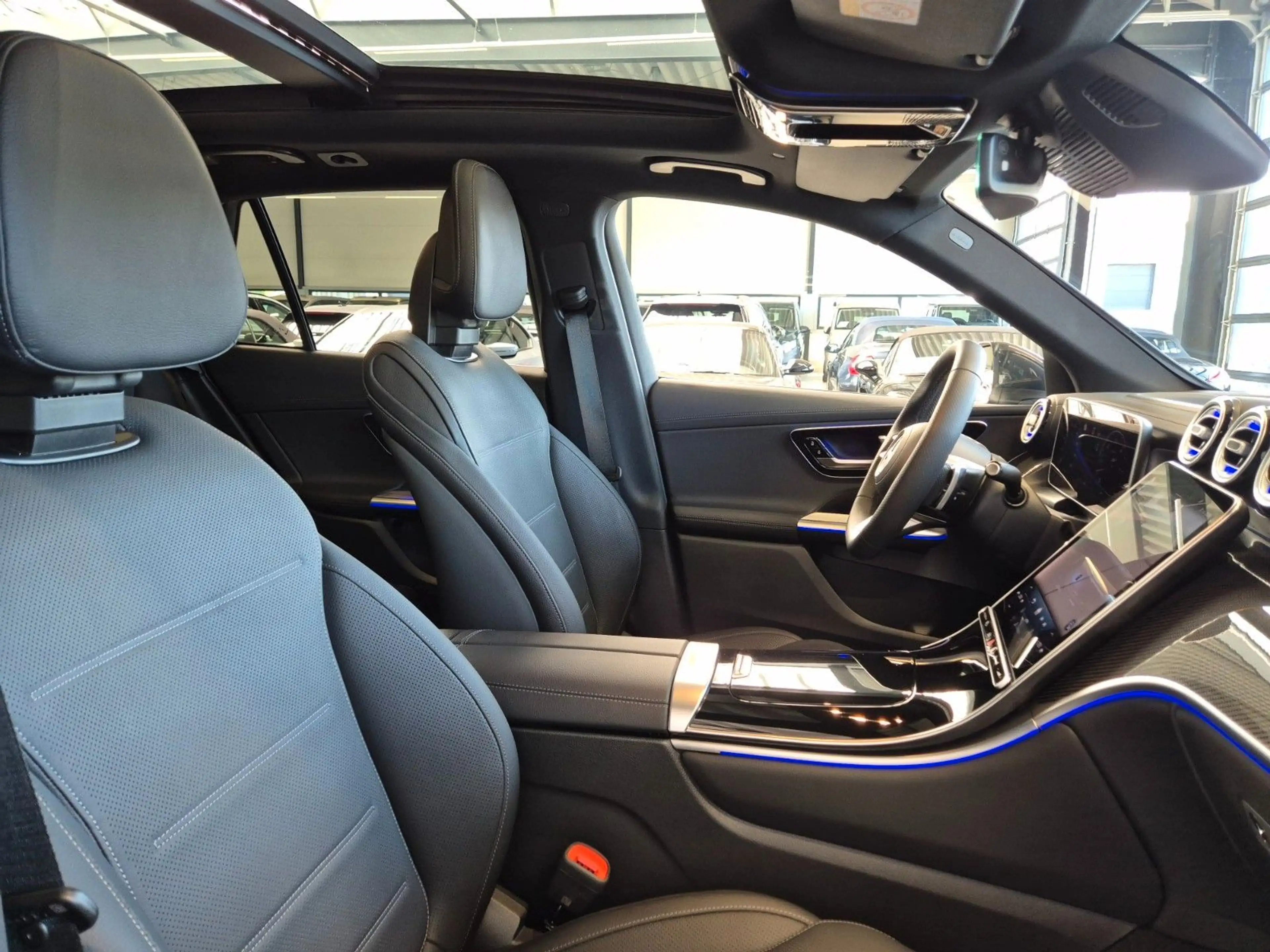 Mercedes-Benz GLC 450 d AMG LINE TECHNIKPAKET LEDER PANO 360CAM — photo 11