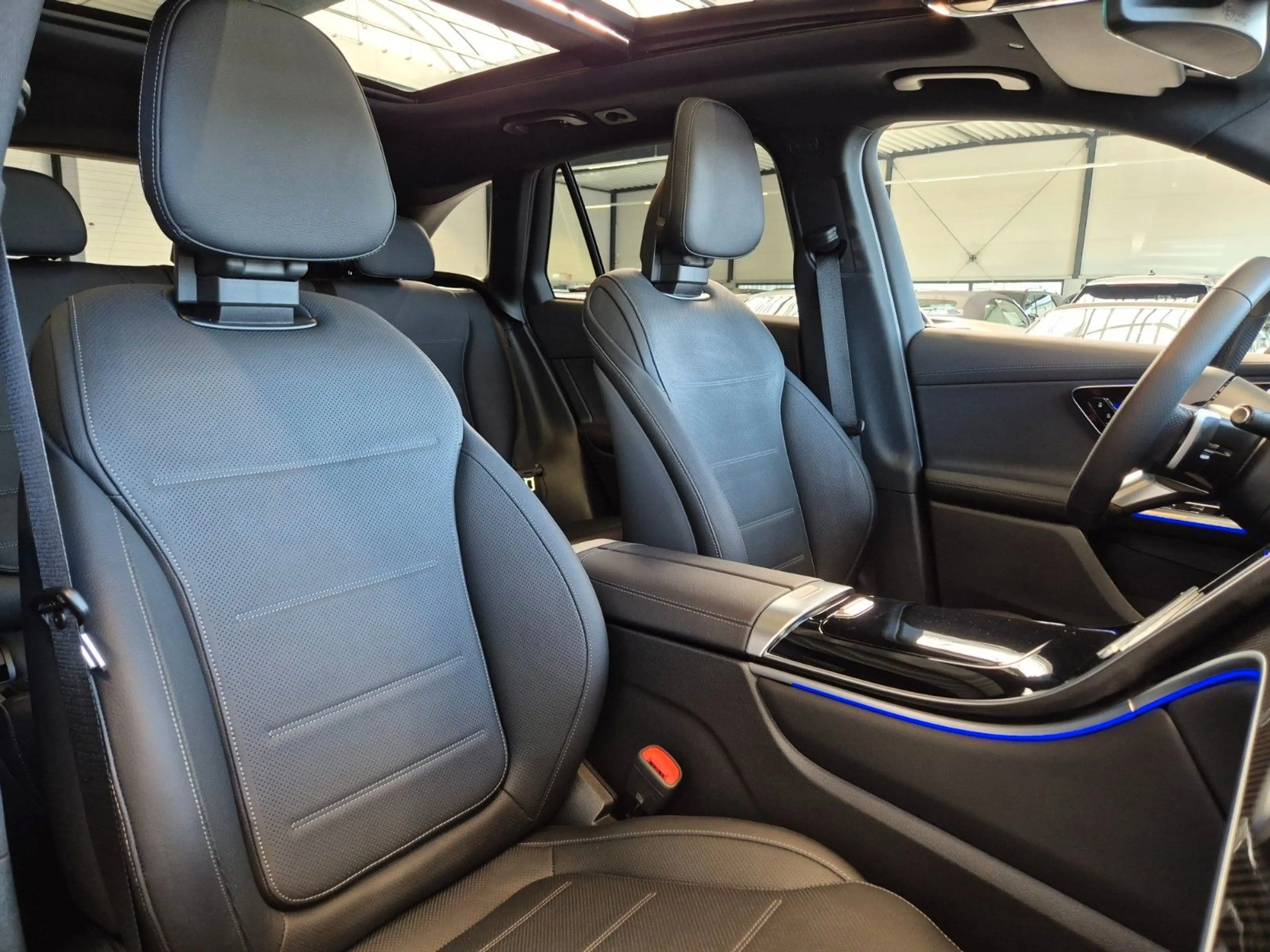 Mercedes-Benz GLC 450 d AMG LINE TECHNIKPAKET LEDER PANO 360CAM — photo 10