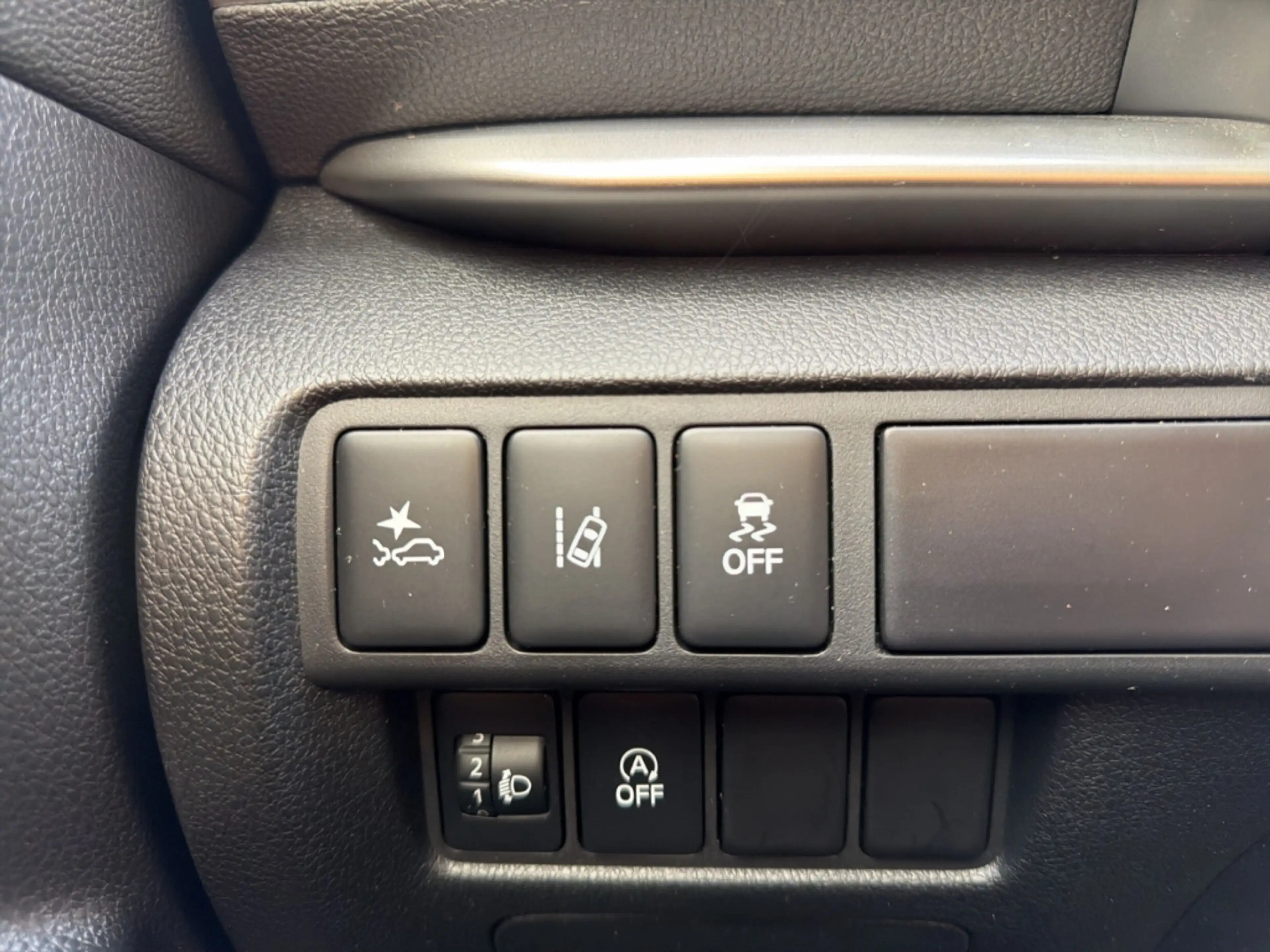 Mitsubishi Eclipse Cross Diamant Edition+ 2WD 1,5 MT App-Navi Kamera — photo 24