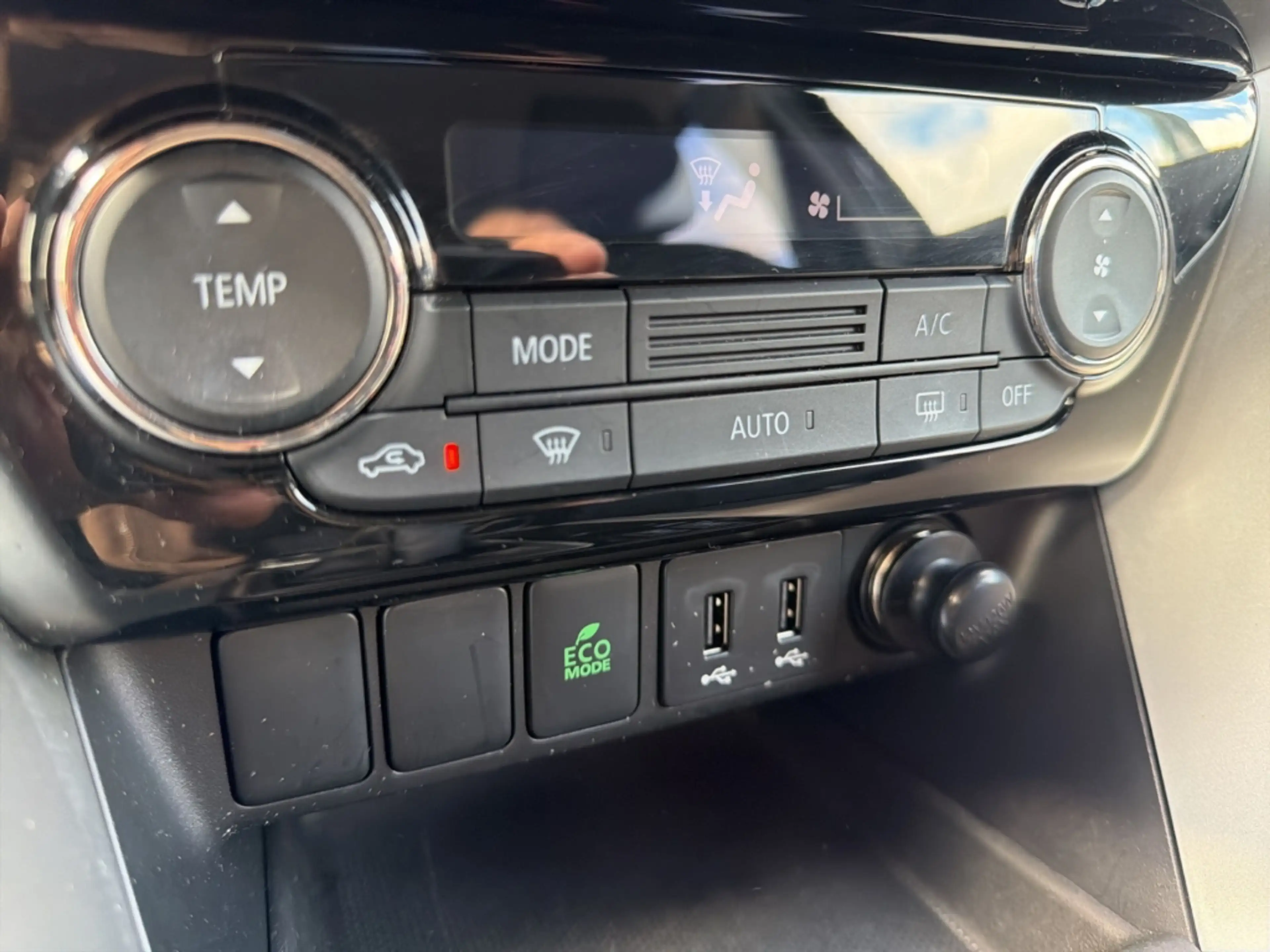Mitsubishi Eclipse Cross Diamant Edition+ 2WD 1,5 MT App-Navi Kamera — photo 21