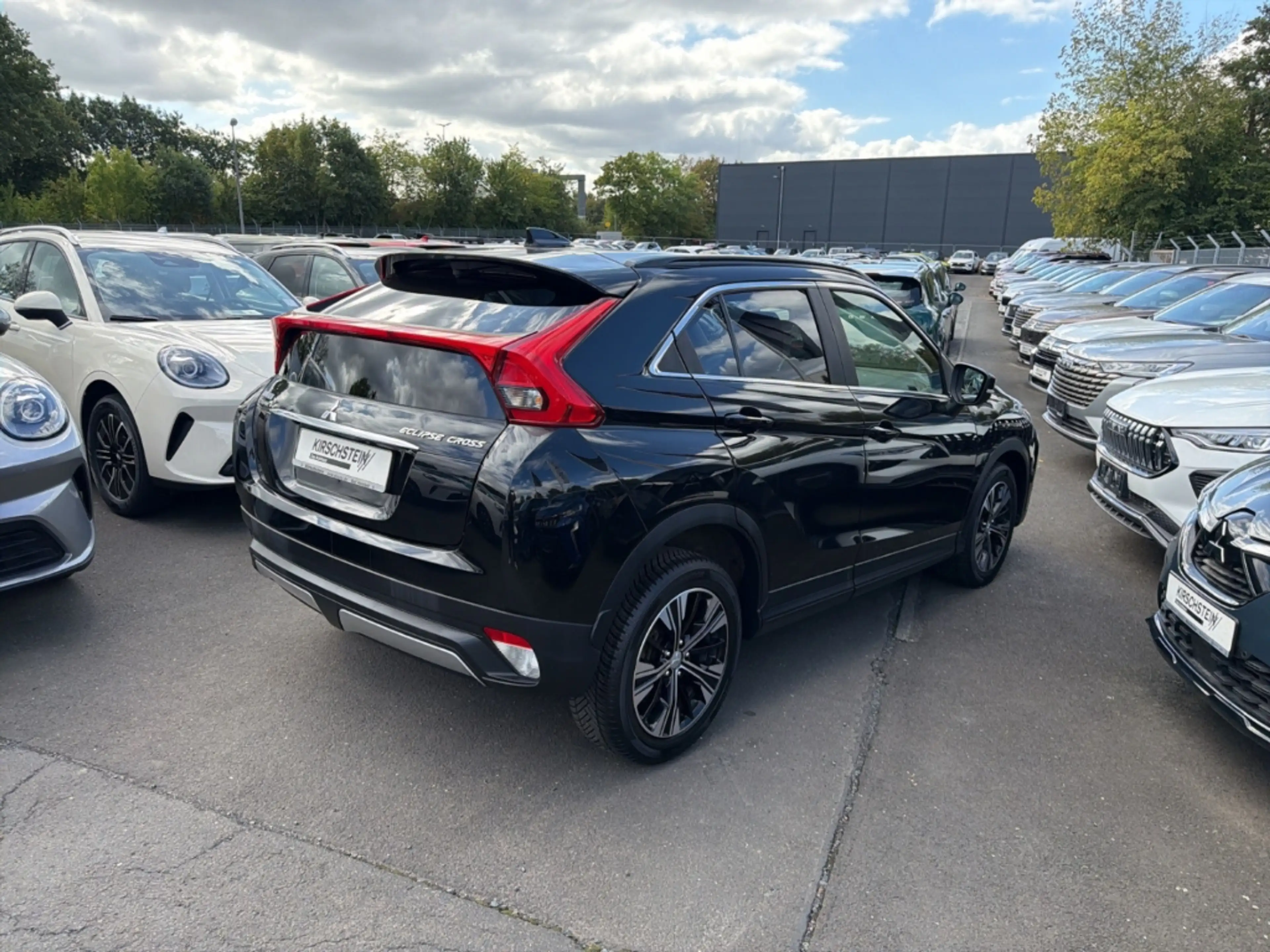 Mitsubishi Eclipse Cross Diamant Edition+ 2WD 1,5 MT App-Navi Kamera — photo 28